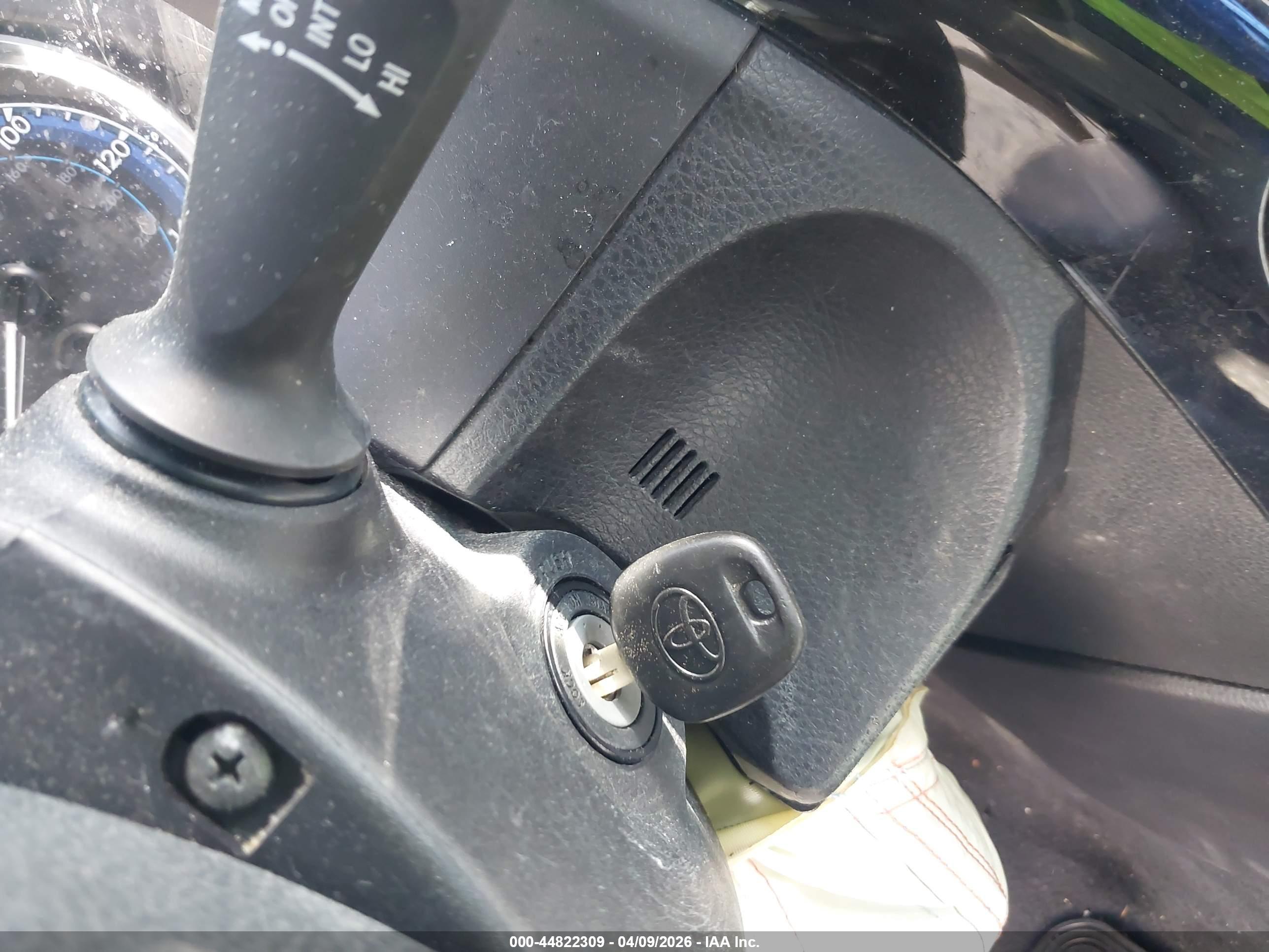 TOYOTA COROLLA image 11