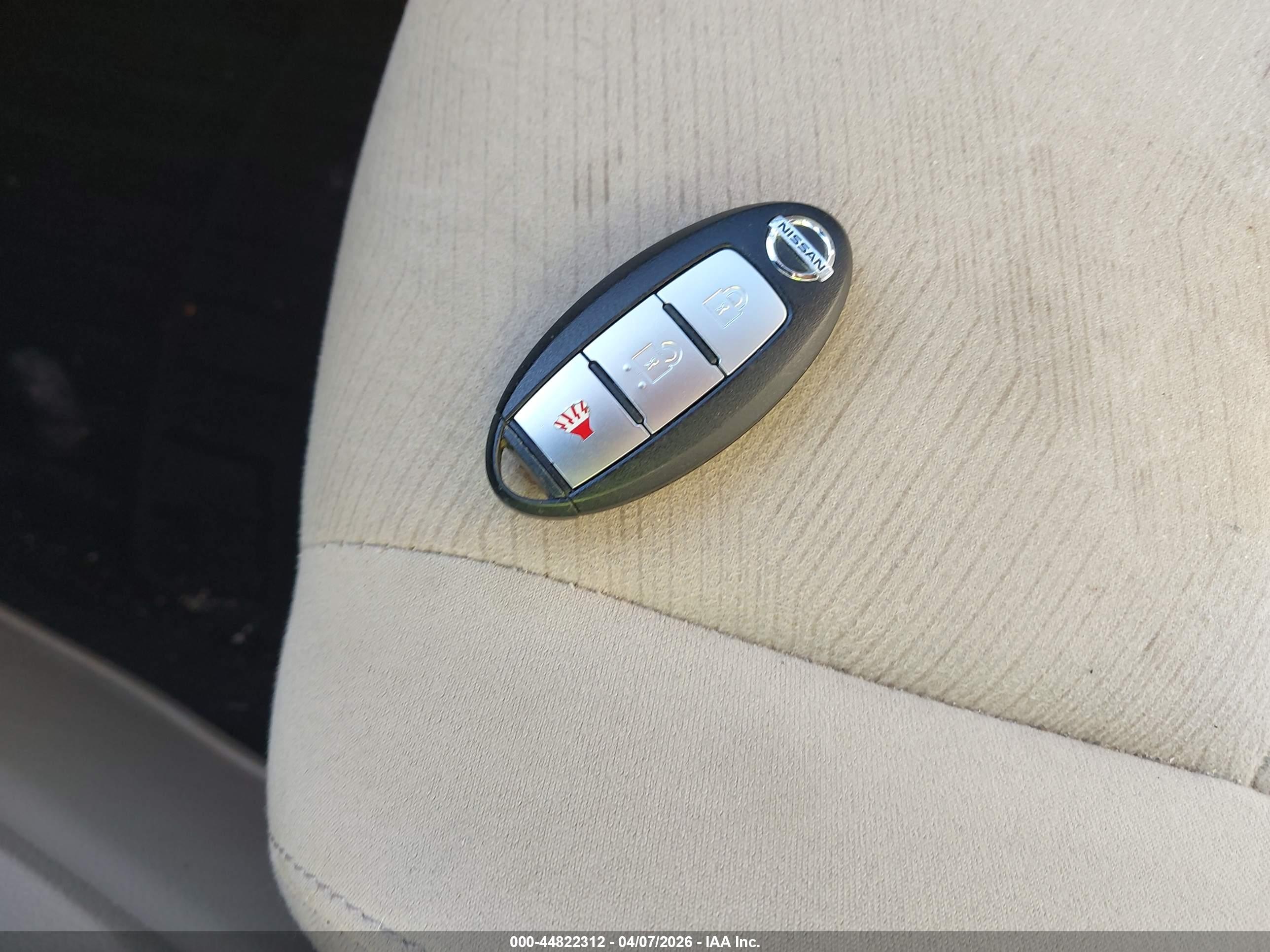 NISSAN ROGUE image 11
