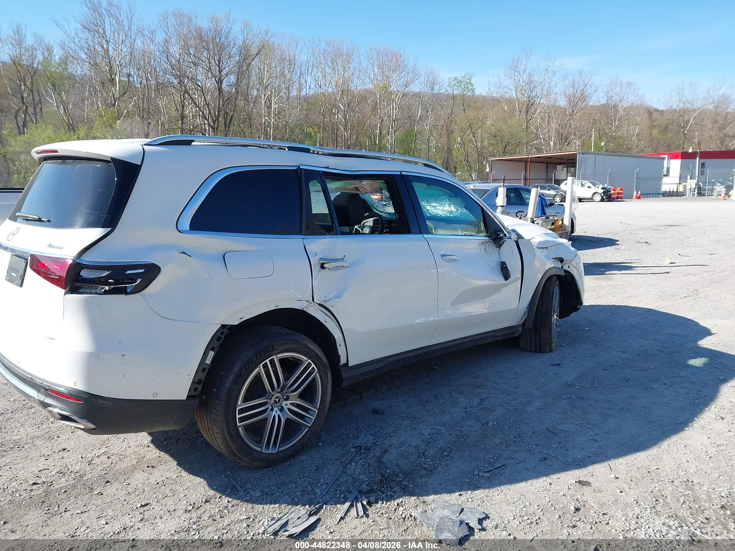 MERCEDES-BENZ GLS image 4