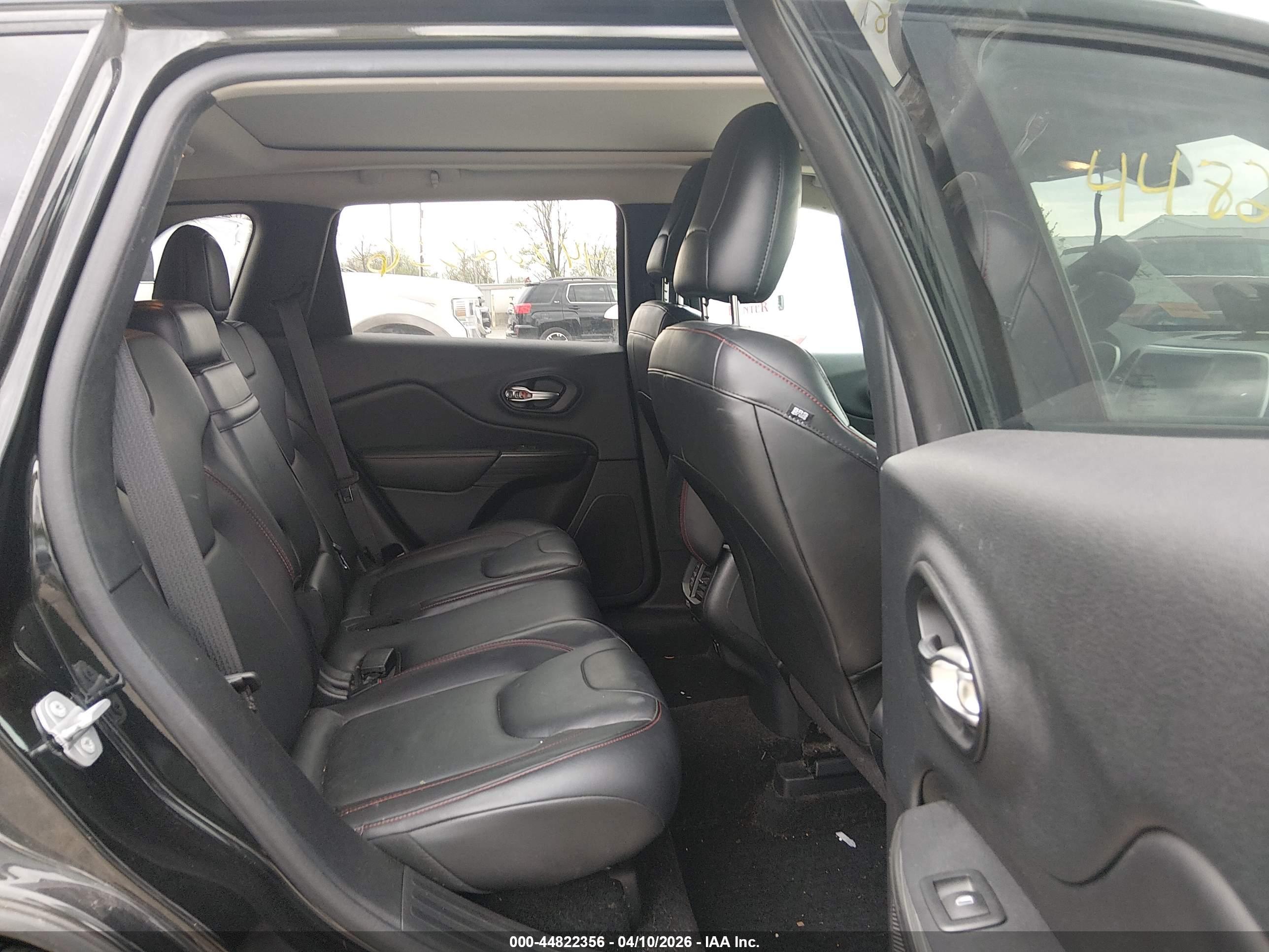 JEEP CHEROKEE image 8