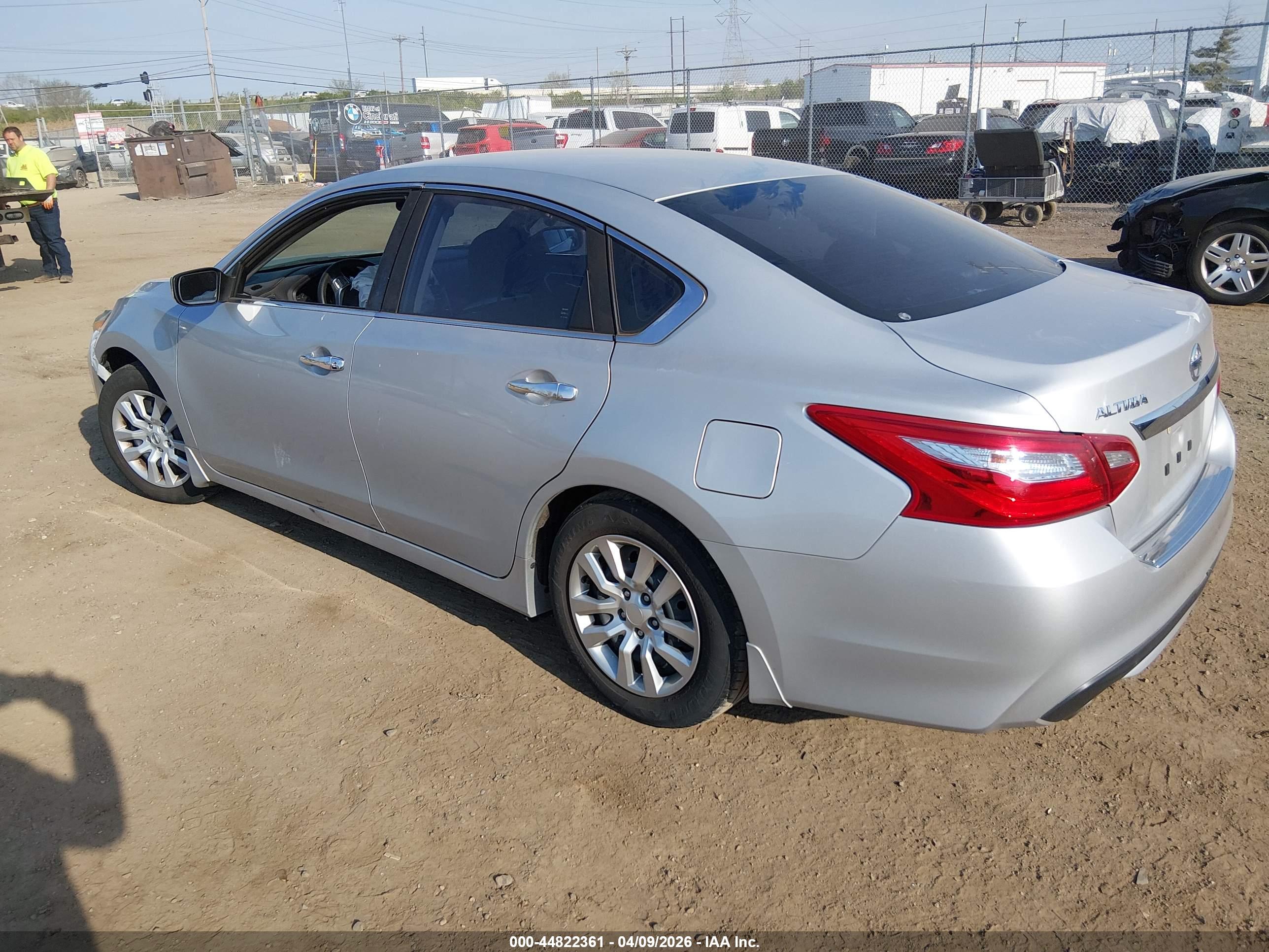 NISSAN ALTIMA image 3