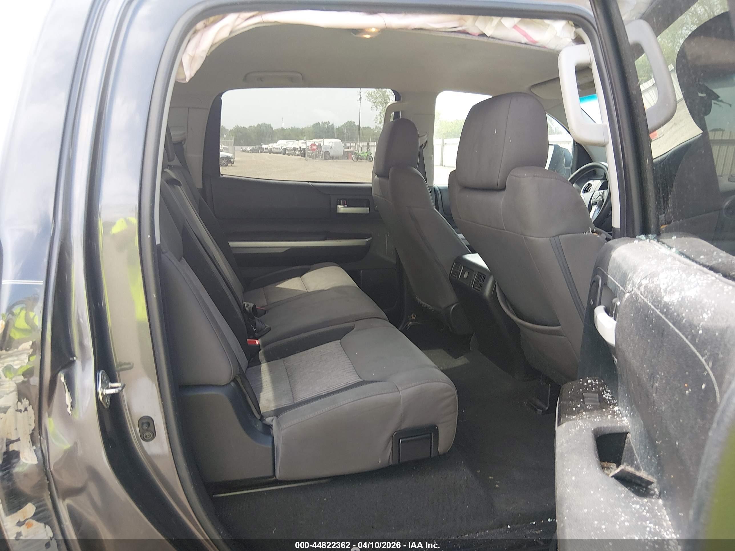 TOYOTA TUNDRA image 8
