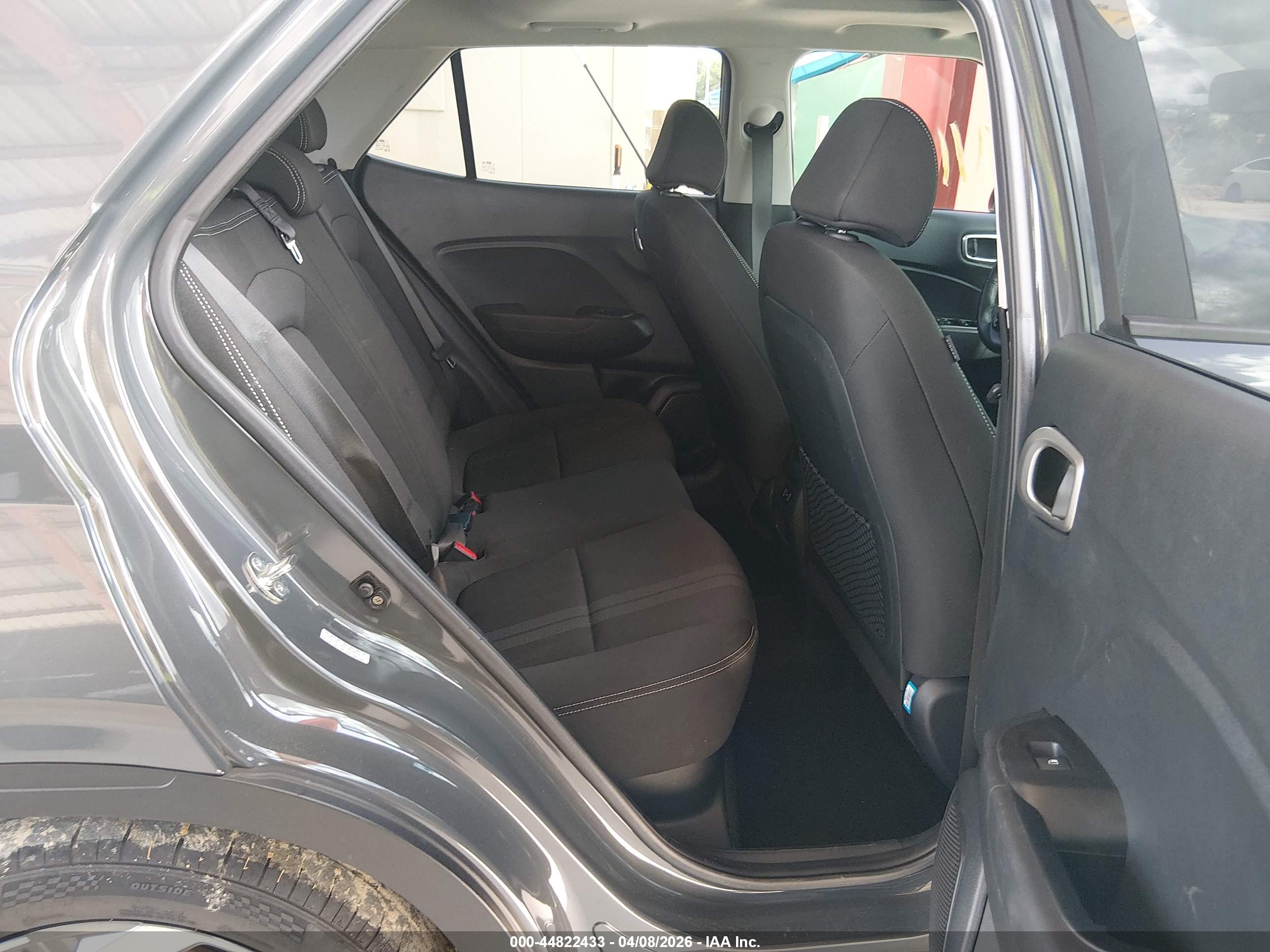 HYUNDAI VENUE image 8