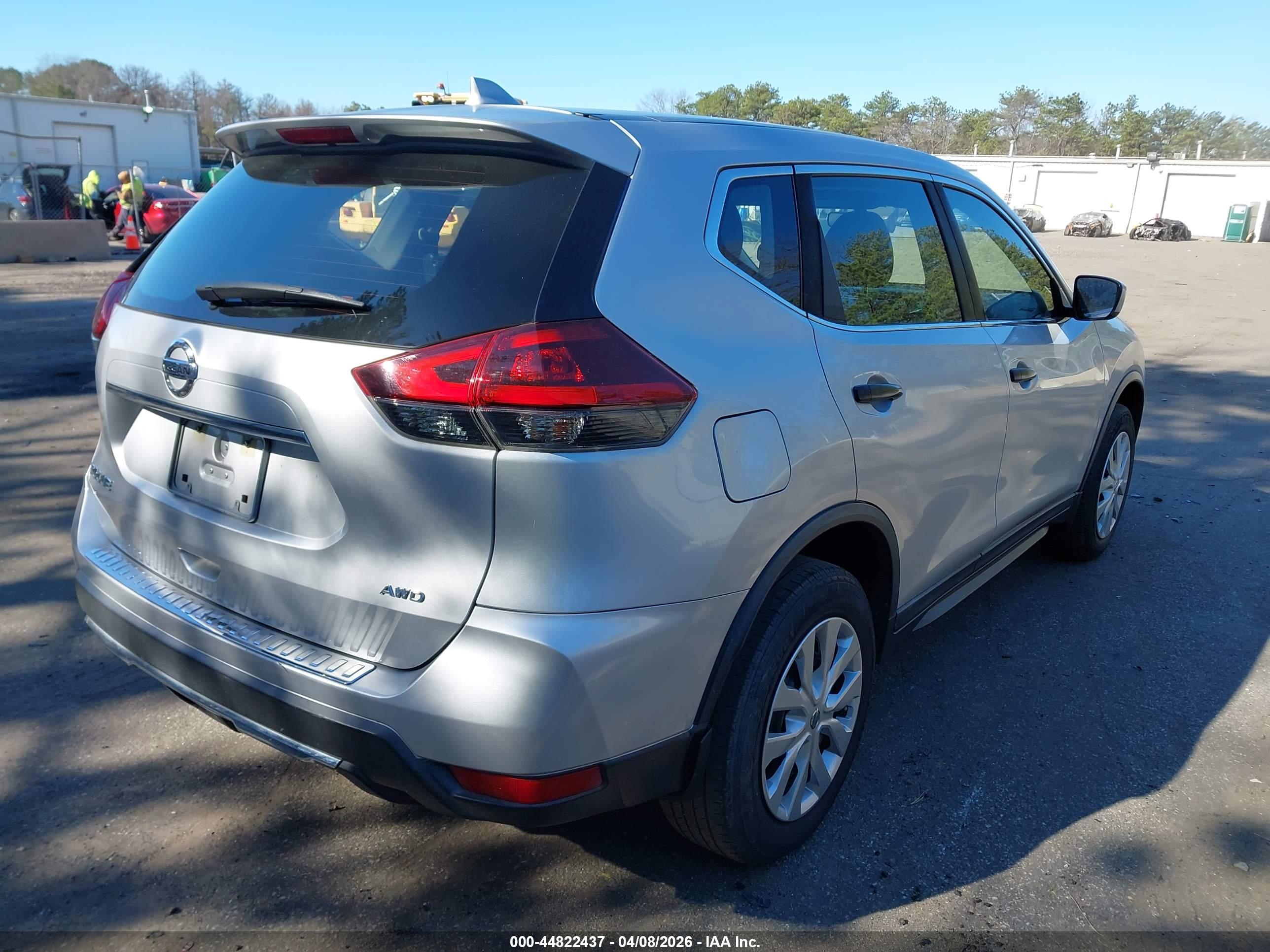 NISSAN ROGUE image 4