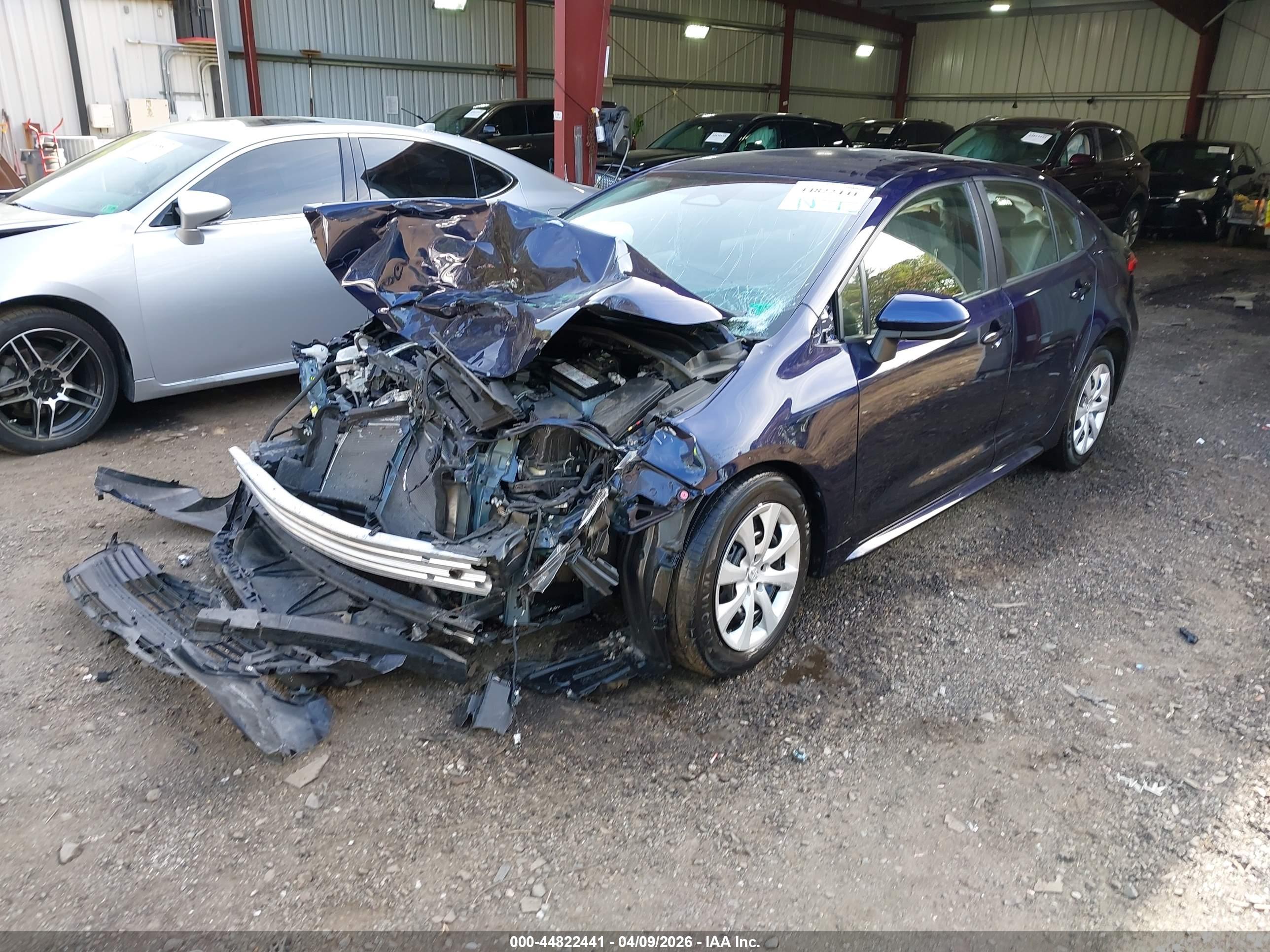 TOYOTA COROLLA image 2