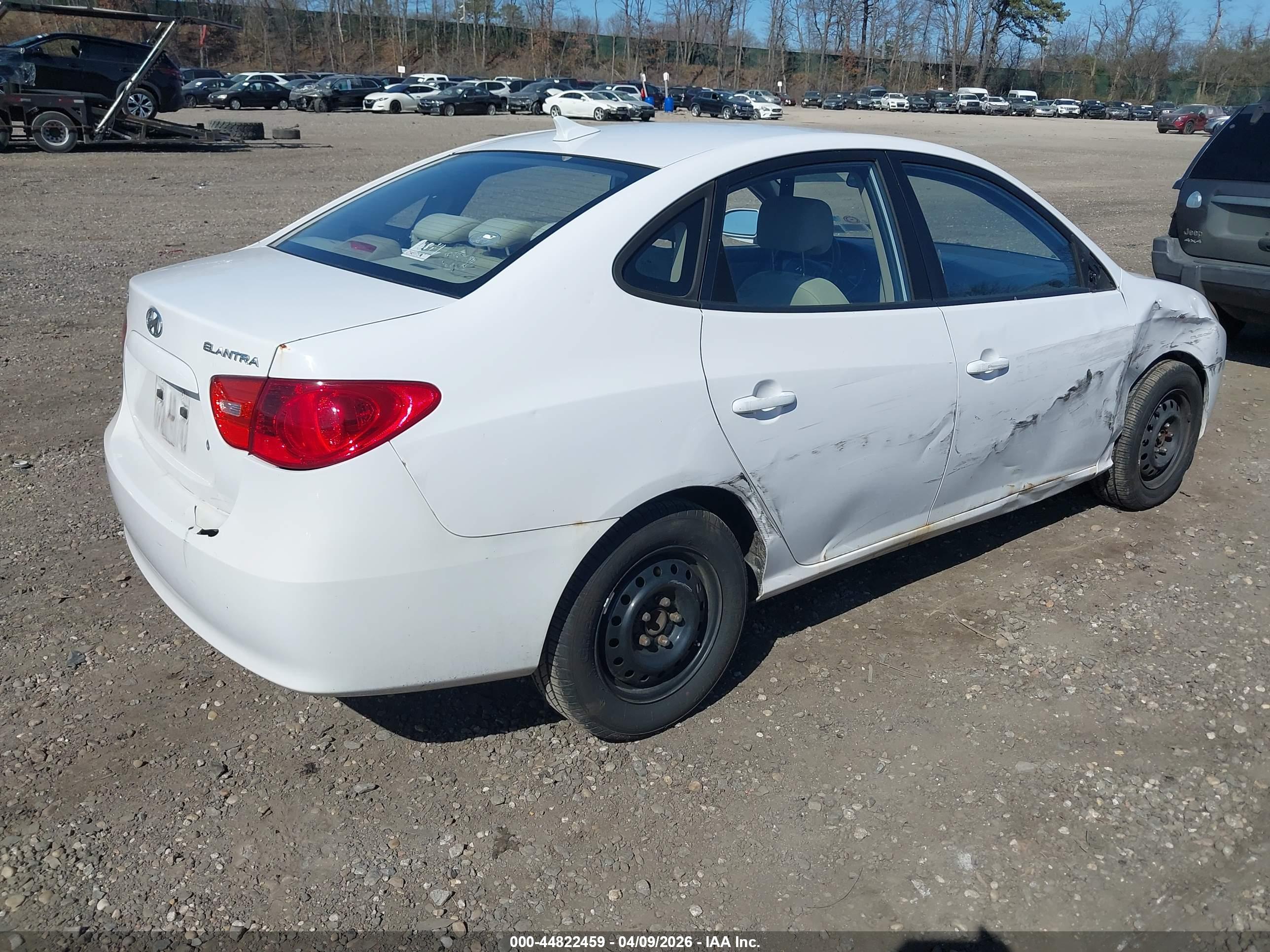 HYUNDAI ELANTRA image 4