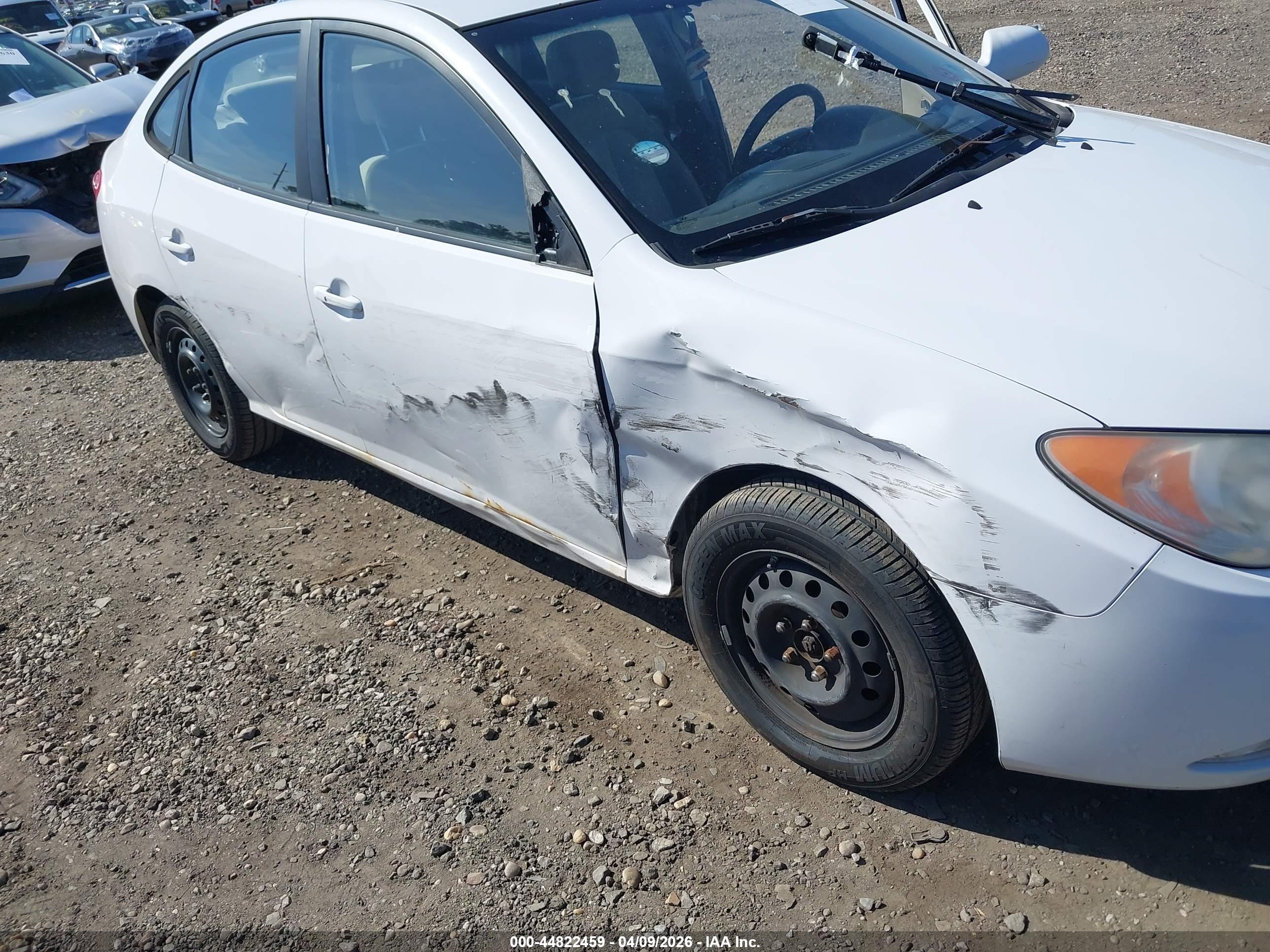 HYUNDAI ELANTRA image 6