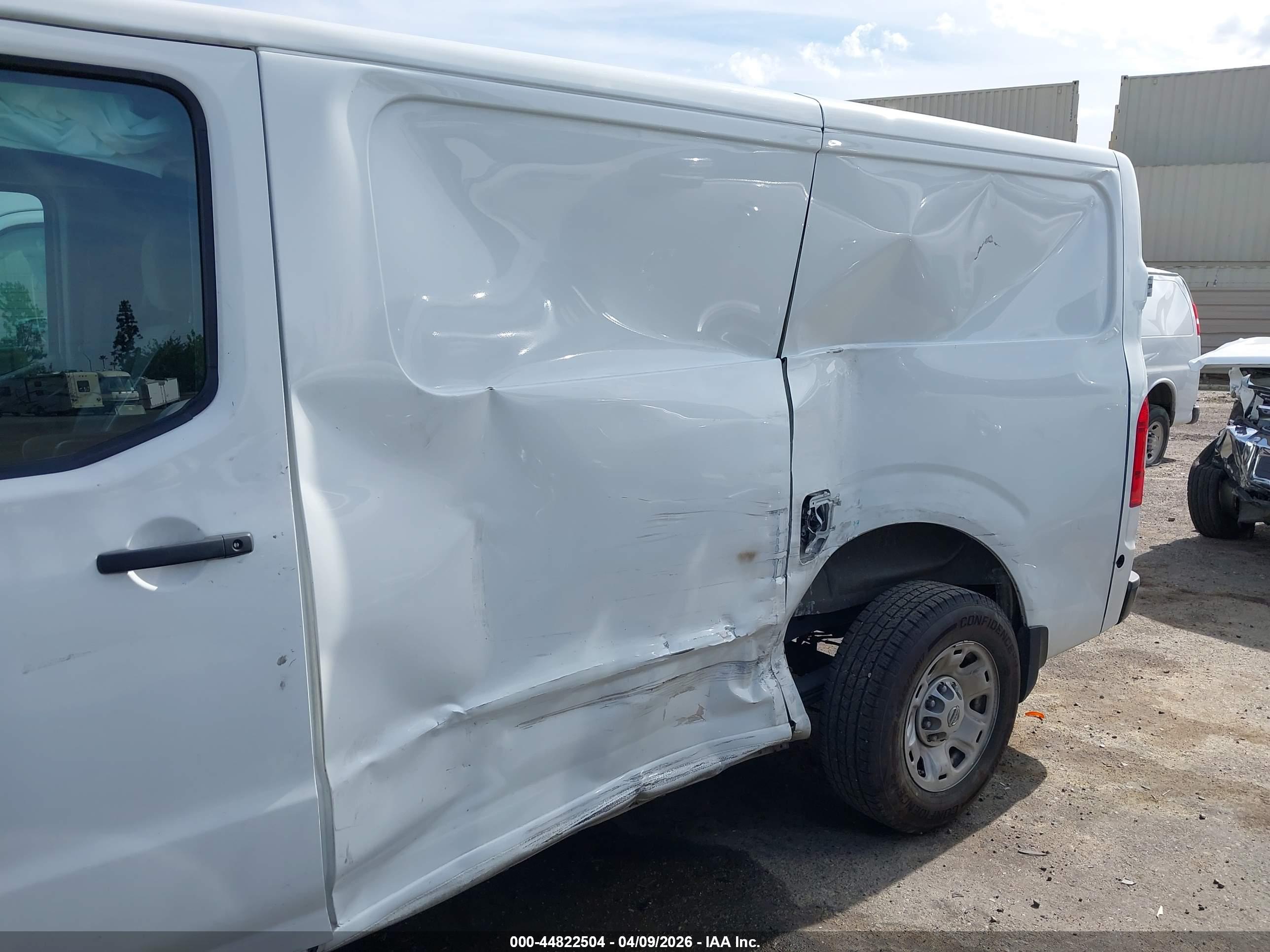 NISSAN NV image 6