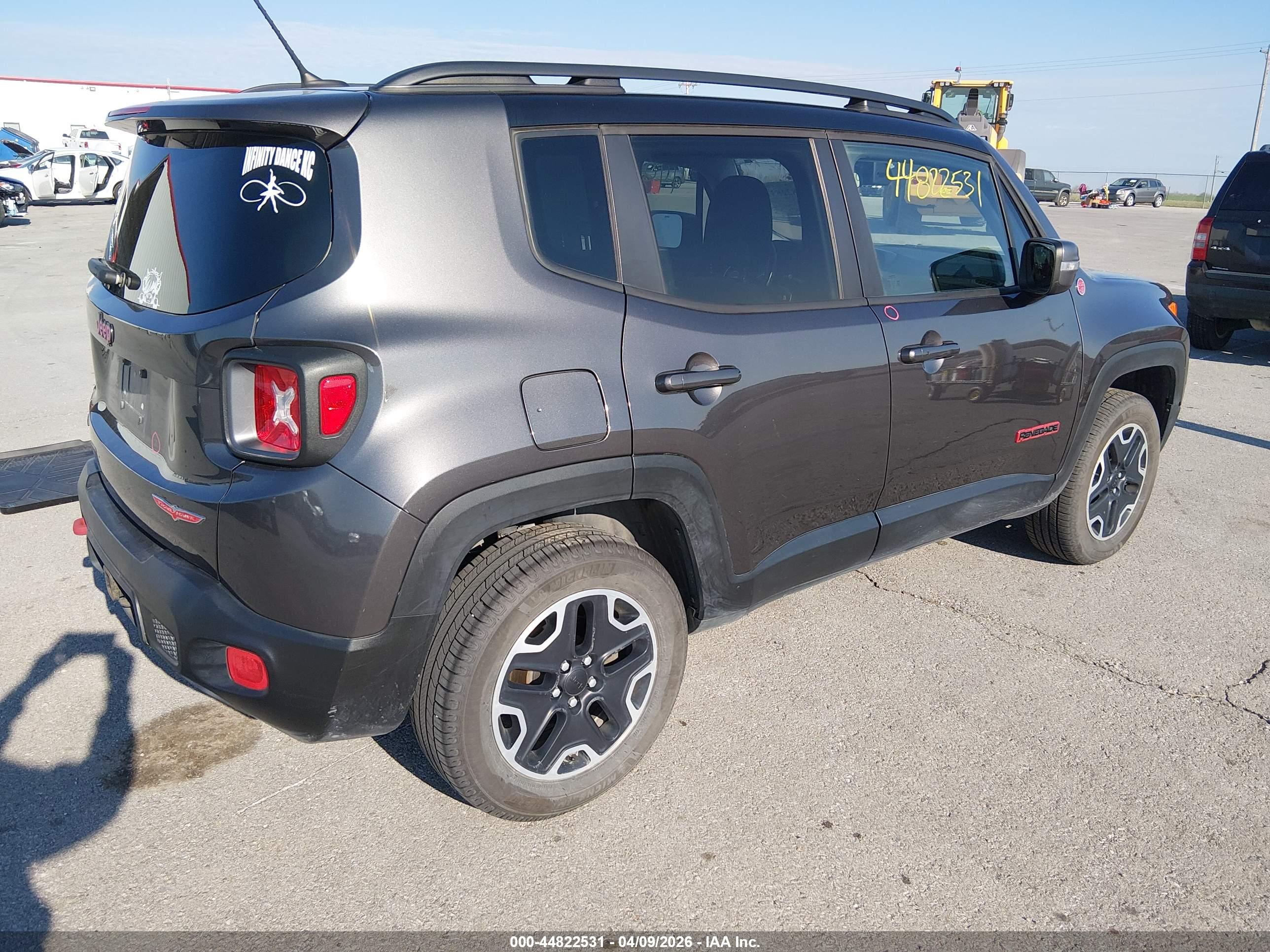 JEEP RENEGADE image 4