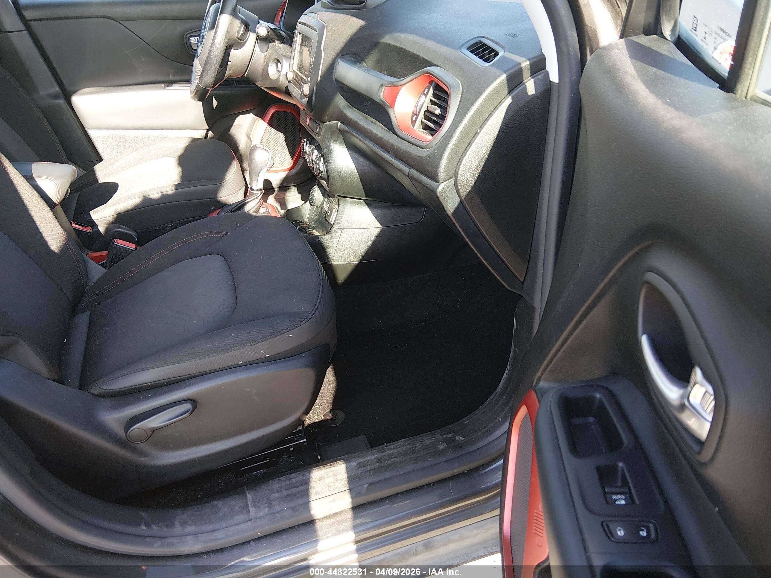 JEEP RENEGADE image 5