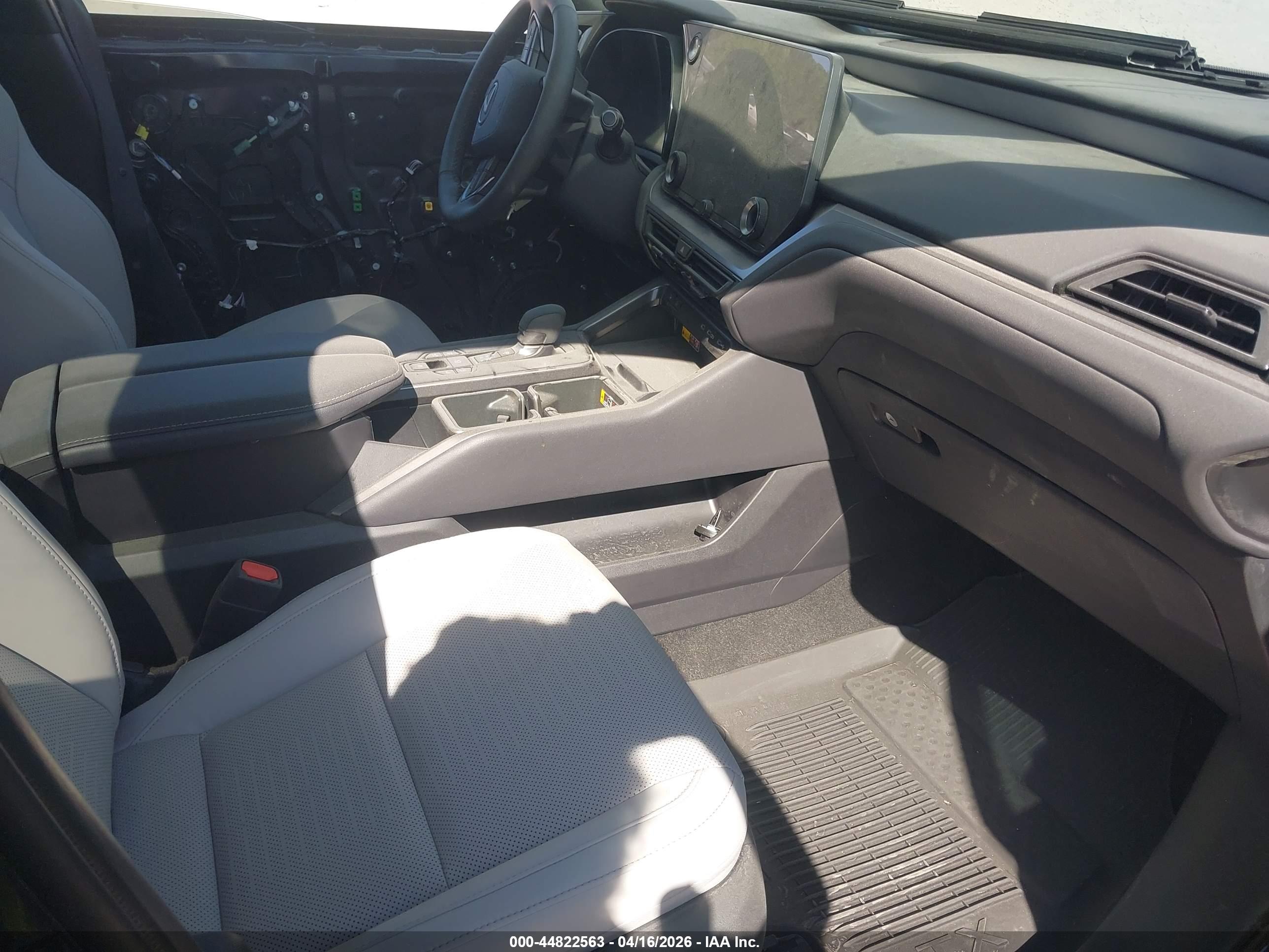 LEXUS TX image 5
