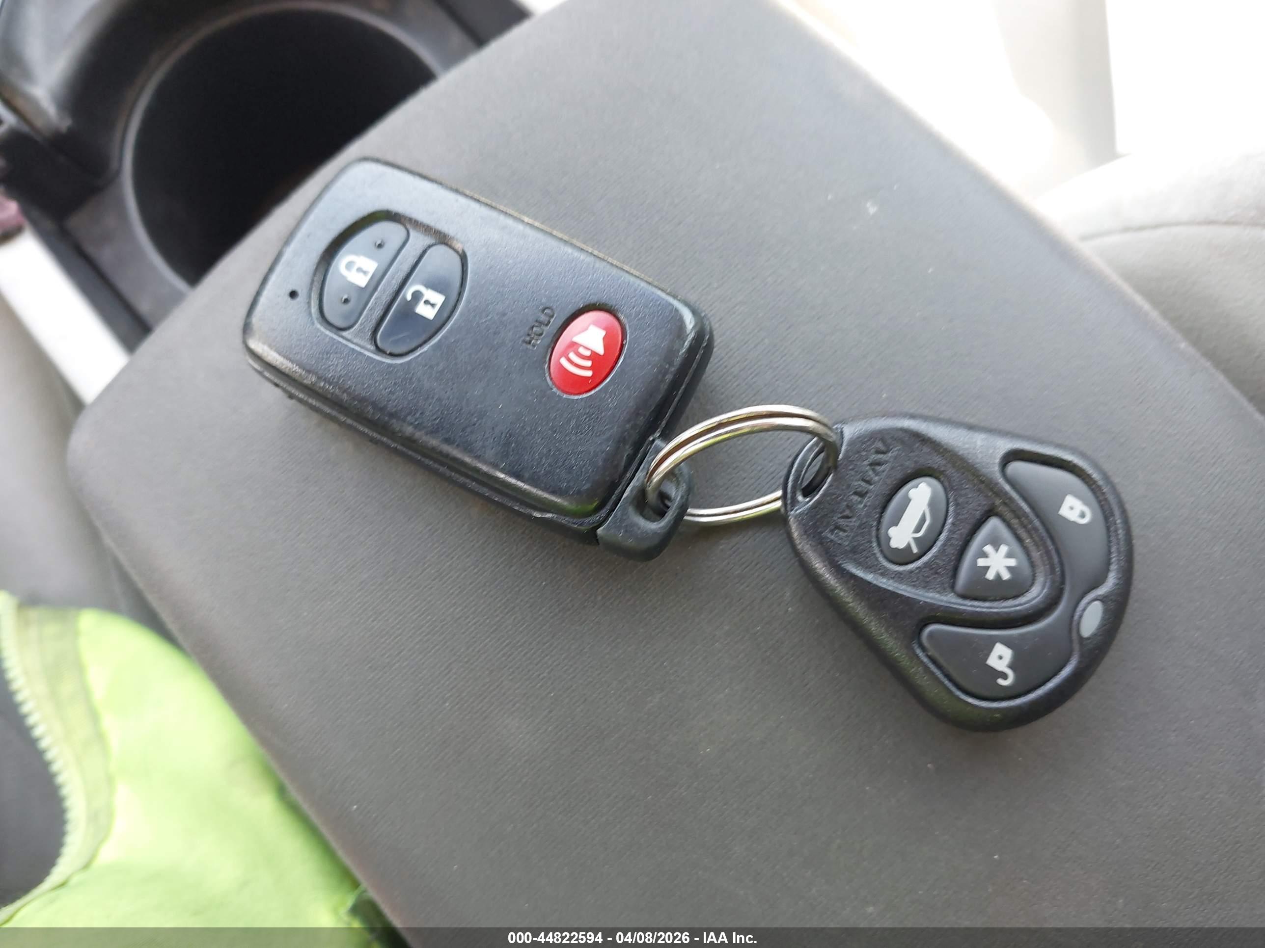 TOYOTA PRIUS image 11