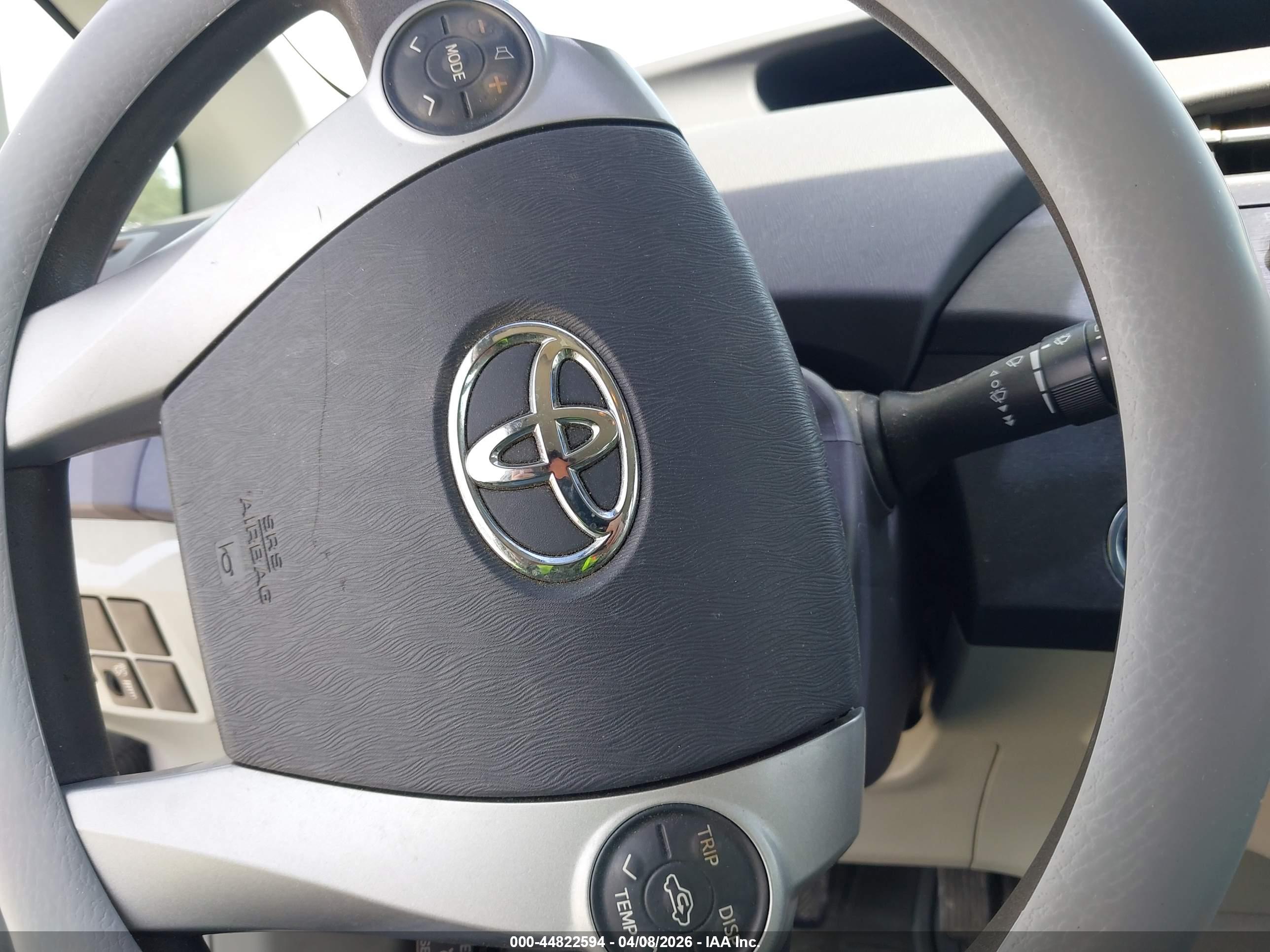 TOYOTA PRIUS image 6