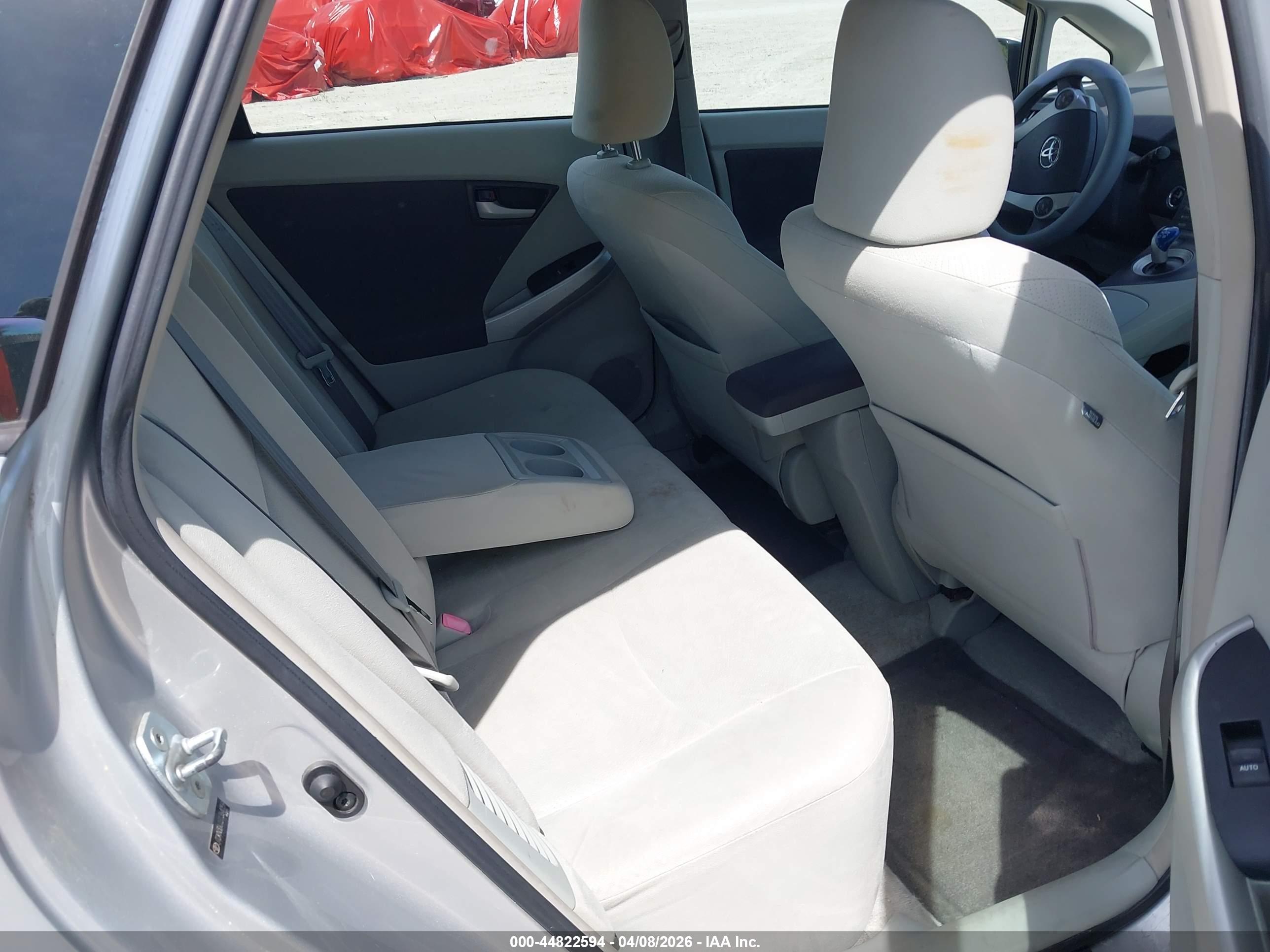 TOYOTA PRIUS image 8