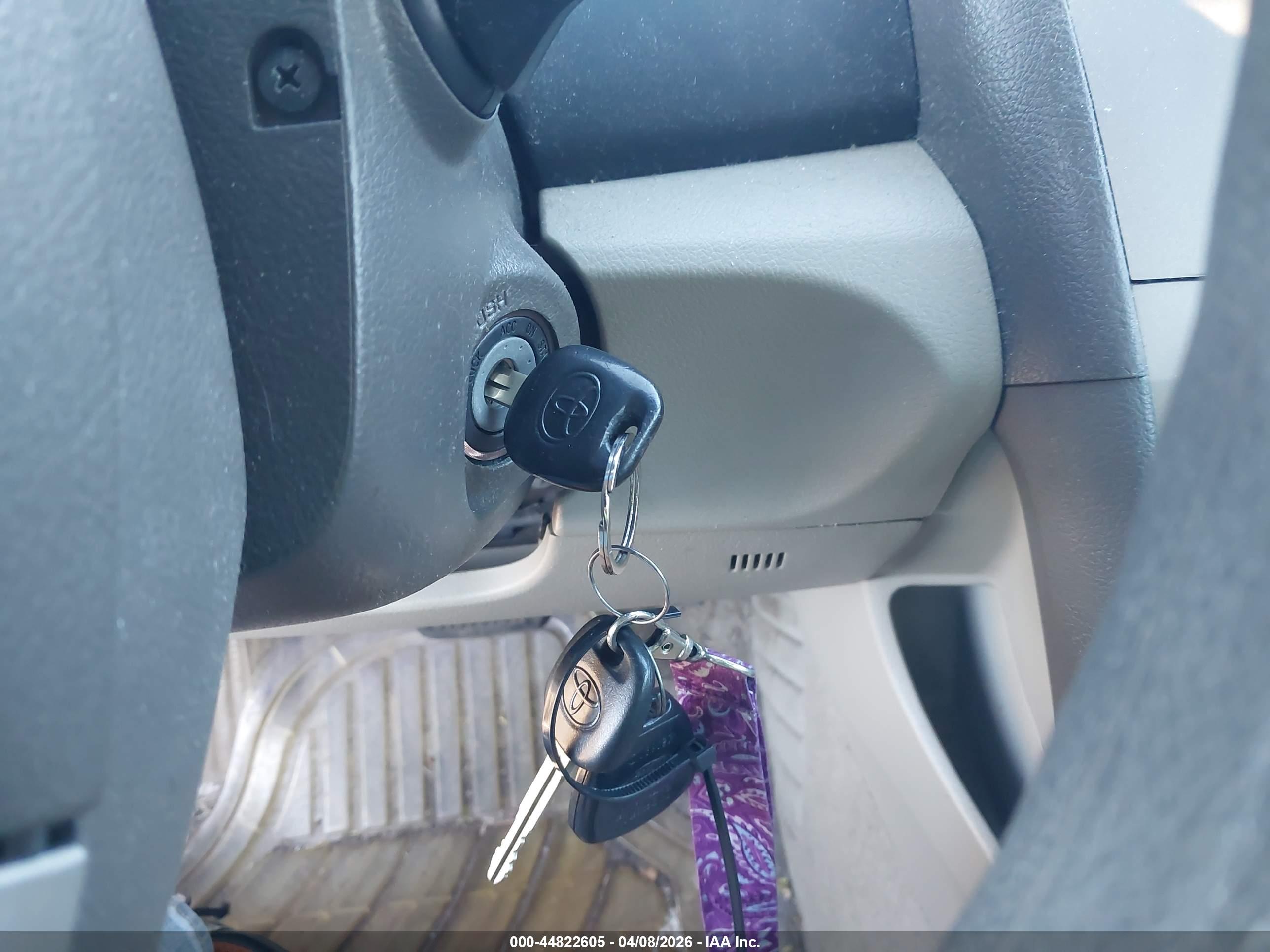 TOYOTA CAMRY image 11