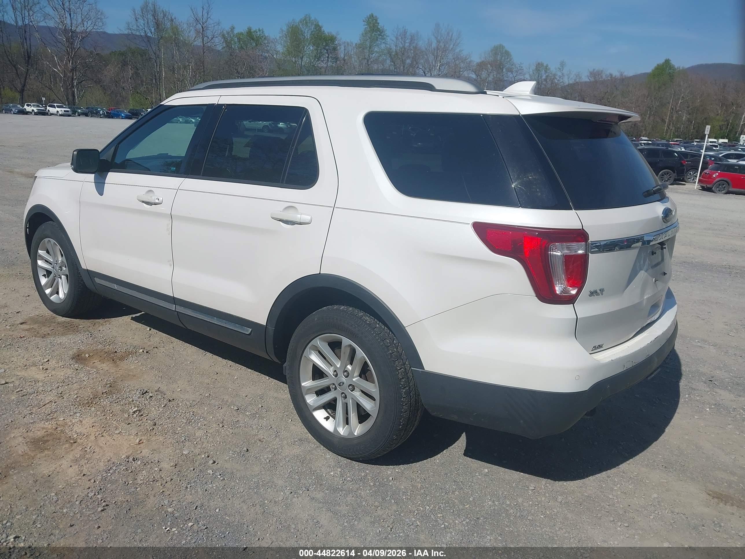 FORD EXPLORER image 3