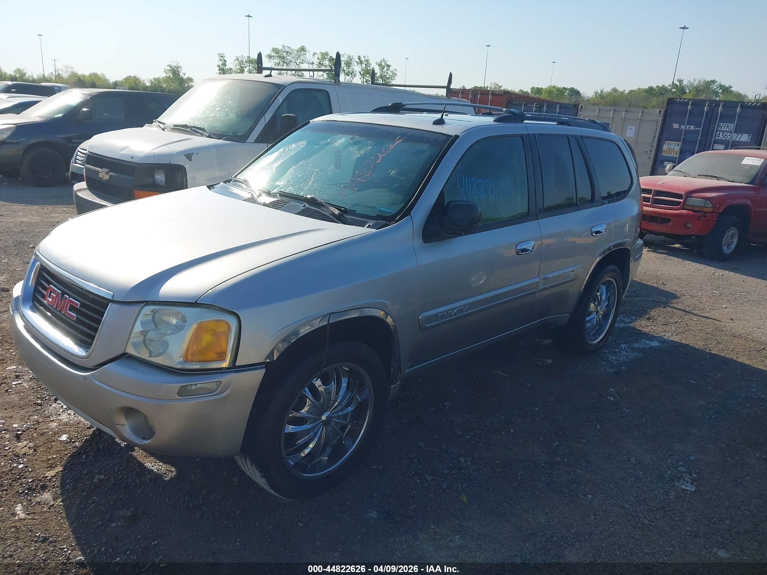 GMC ENVOY image 2