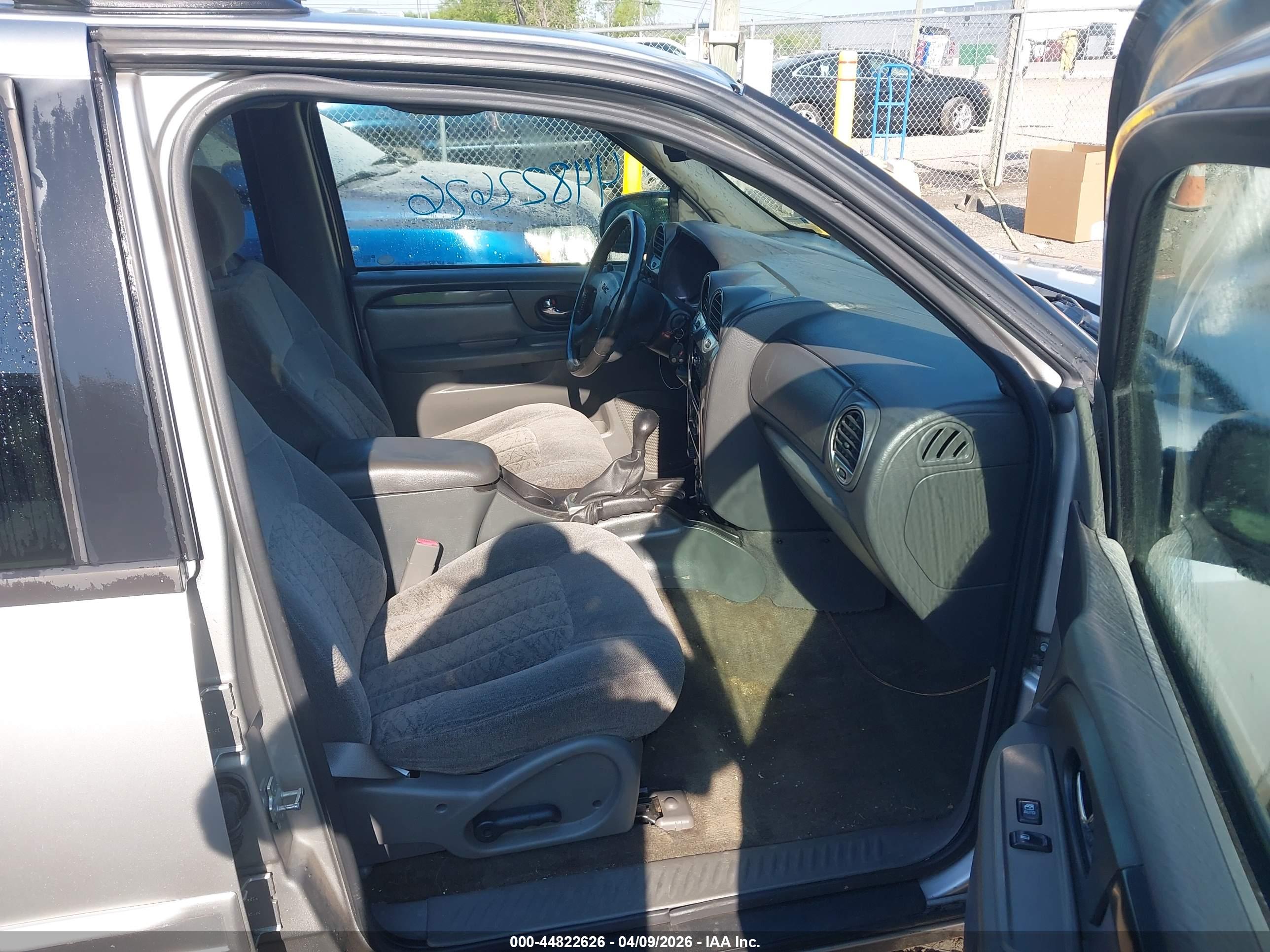 GMC ENVOY image 5