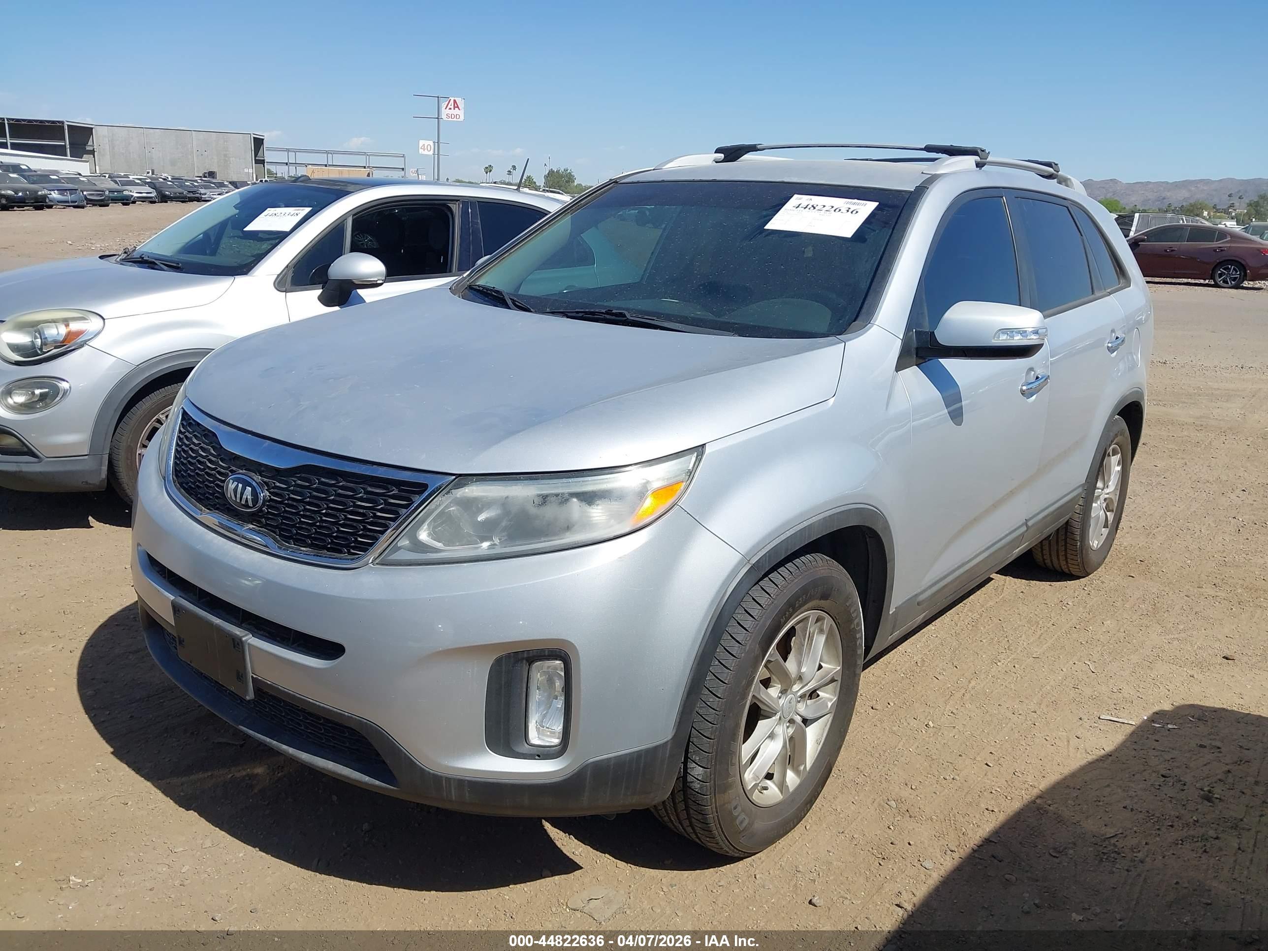 KIA SORENTO image 2
