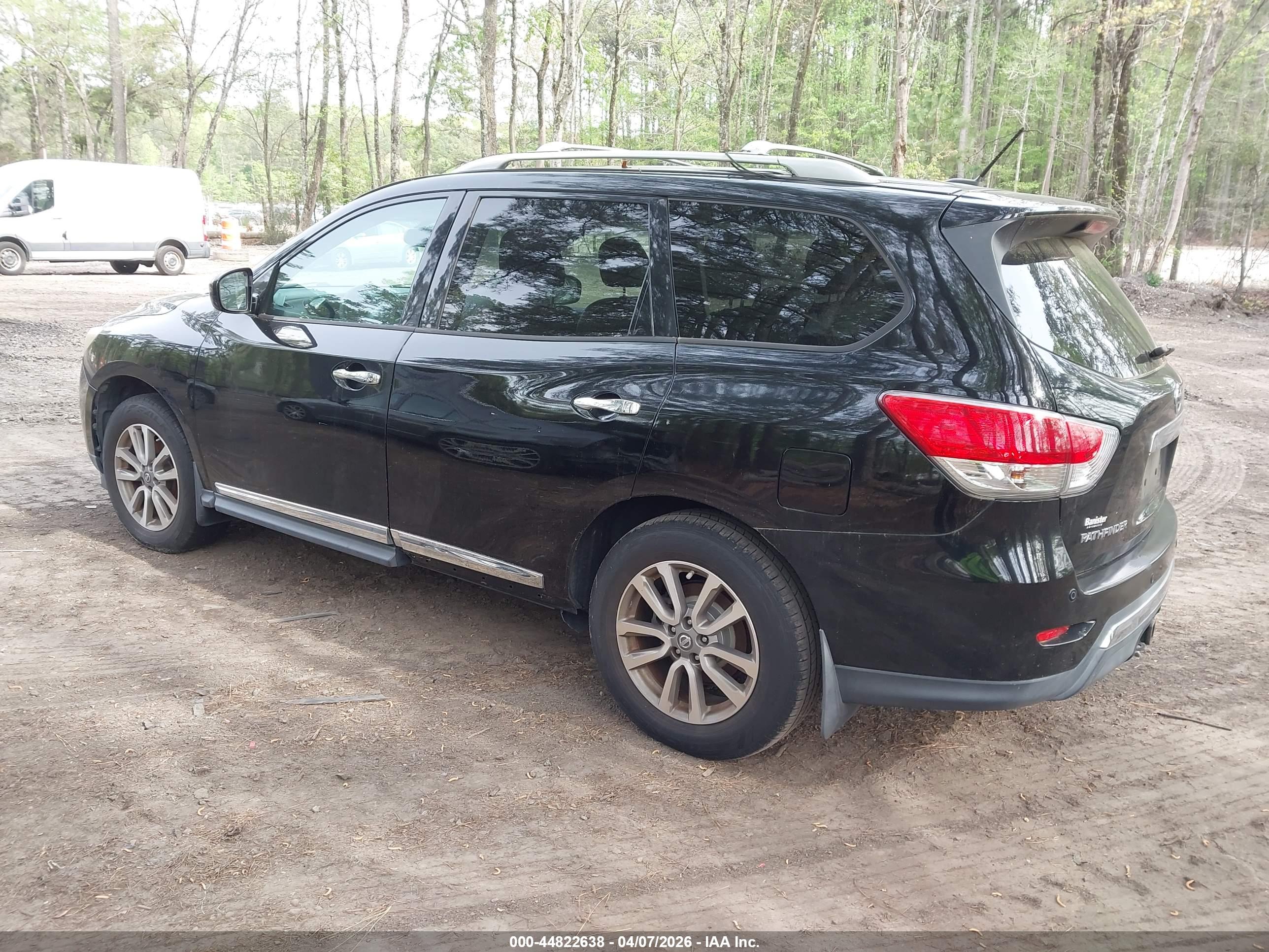 NISSAN PATHFINDER image 3