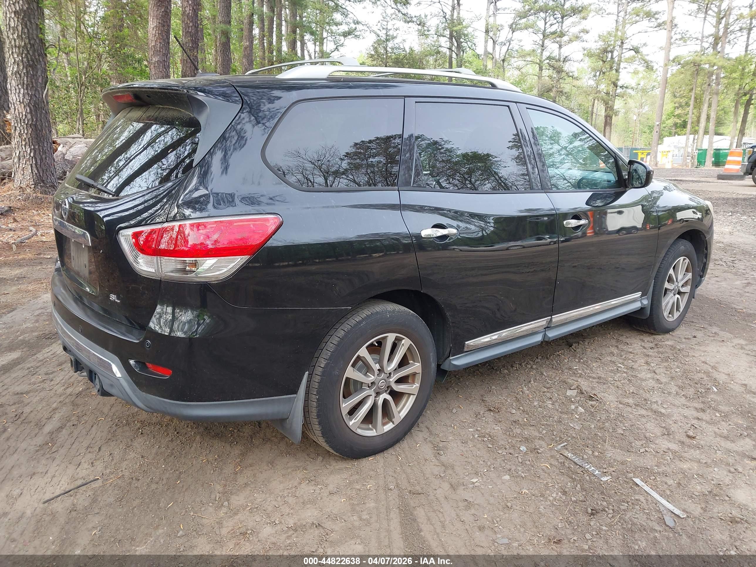 NISSAN PATHFINDER image 4