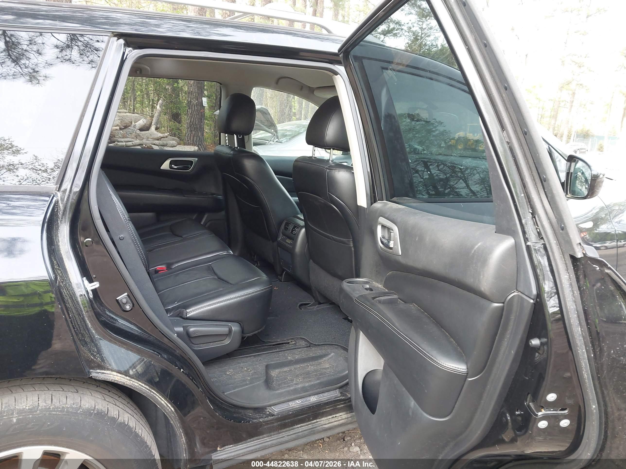 NISSAN PATHFINDER image 8