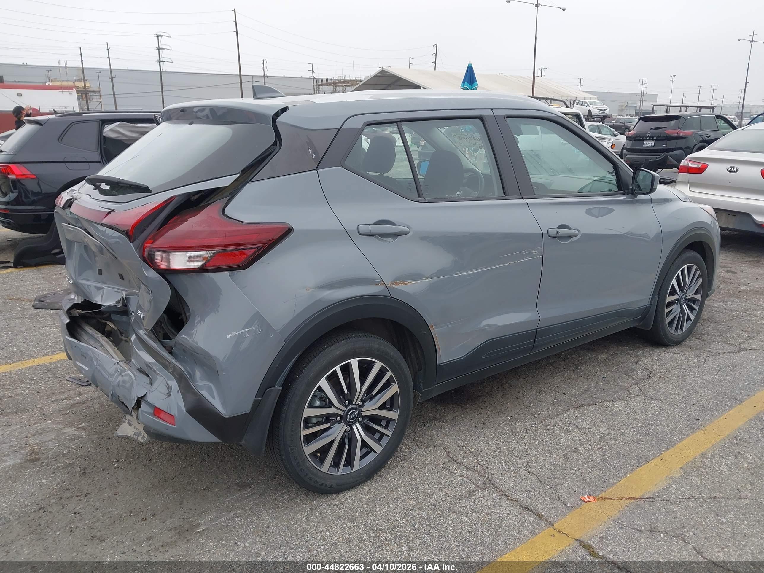 NISSAN KICKS image 4