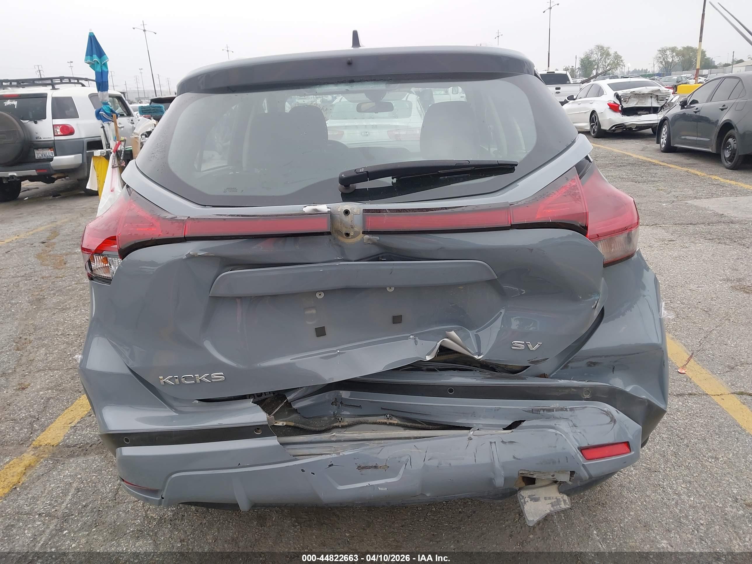 NISSAN KICKS image 6