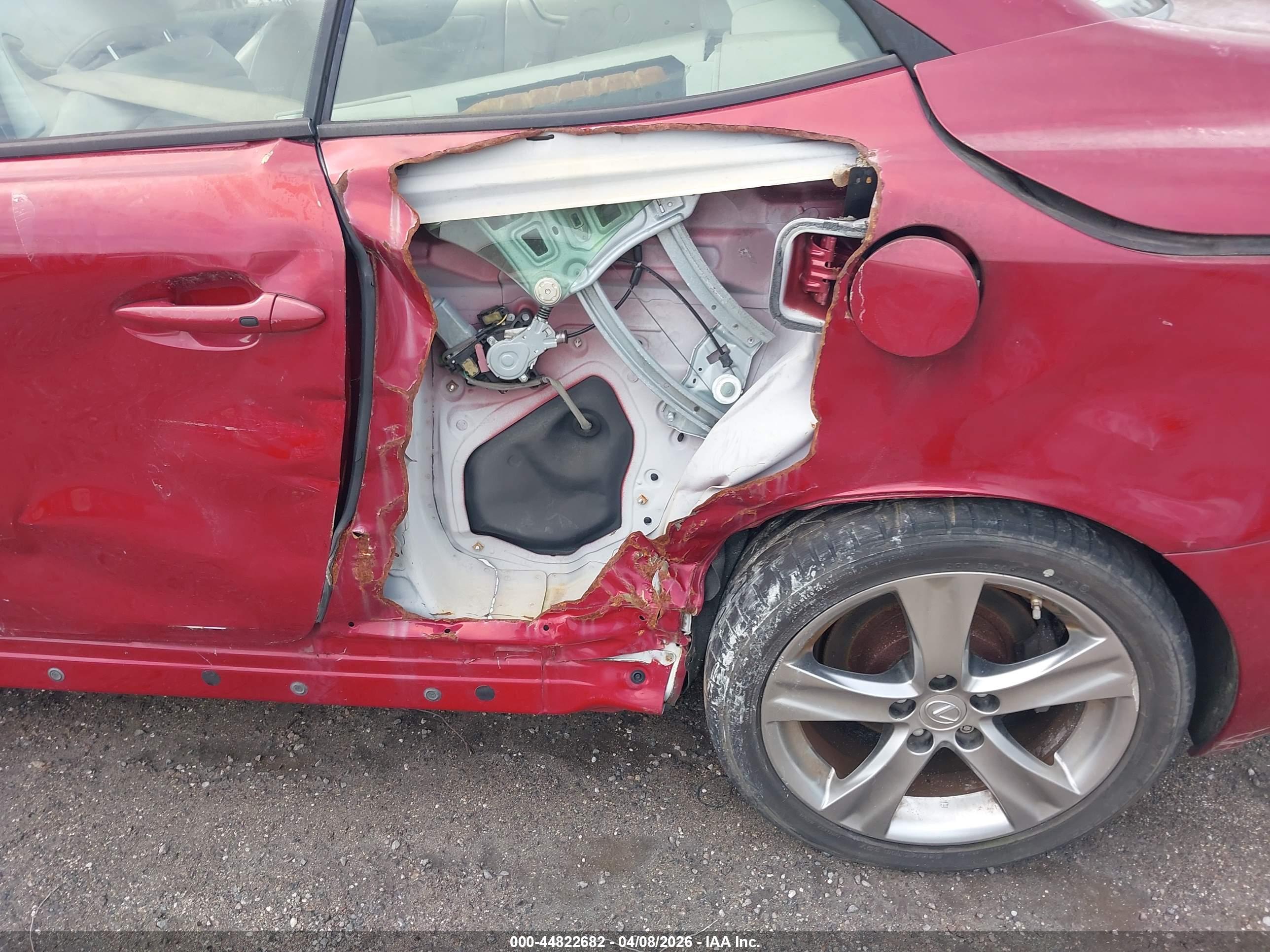LEXUS IS image 6