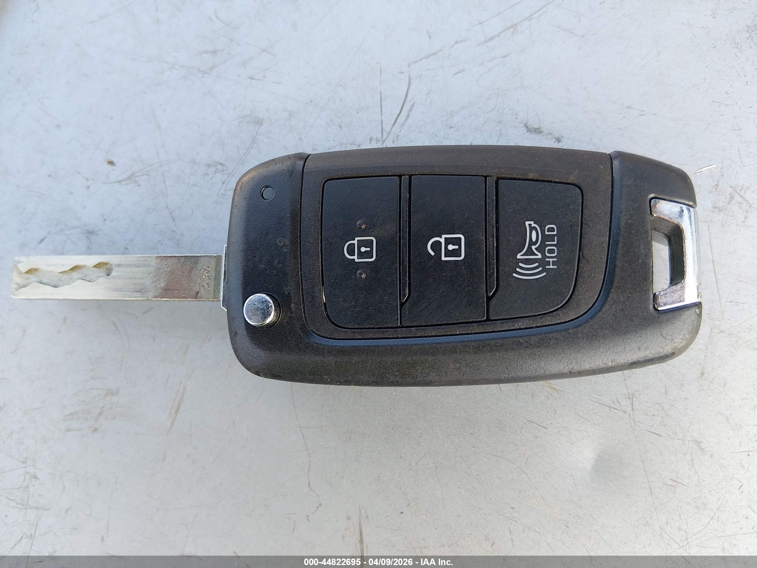HYUNDAI KONA image 11