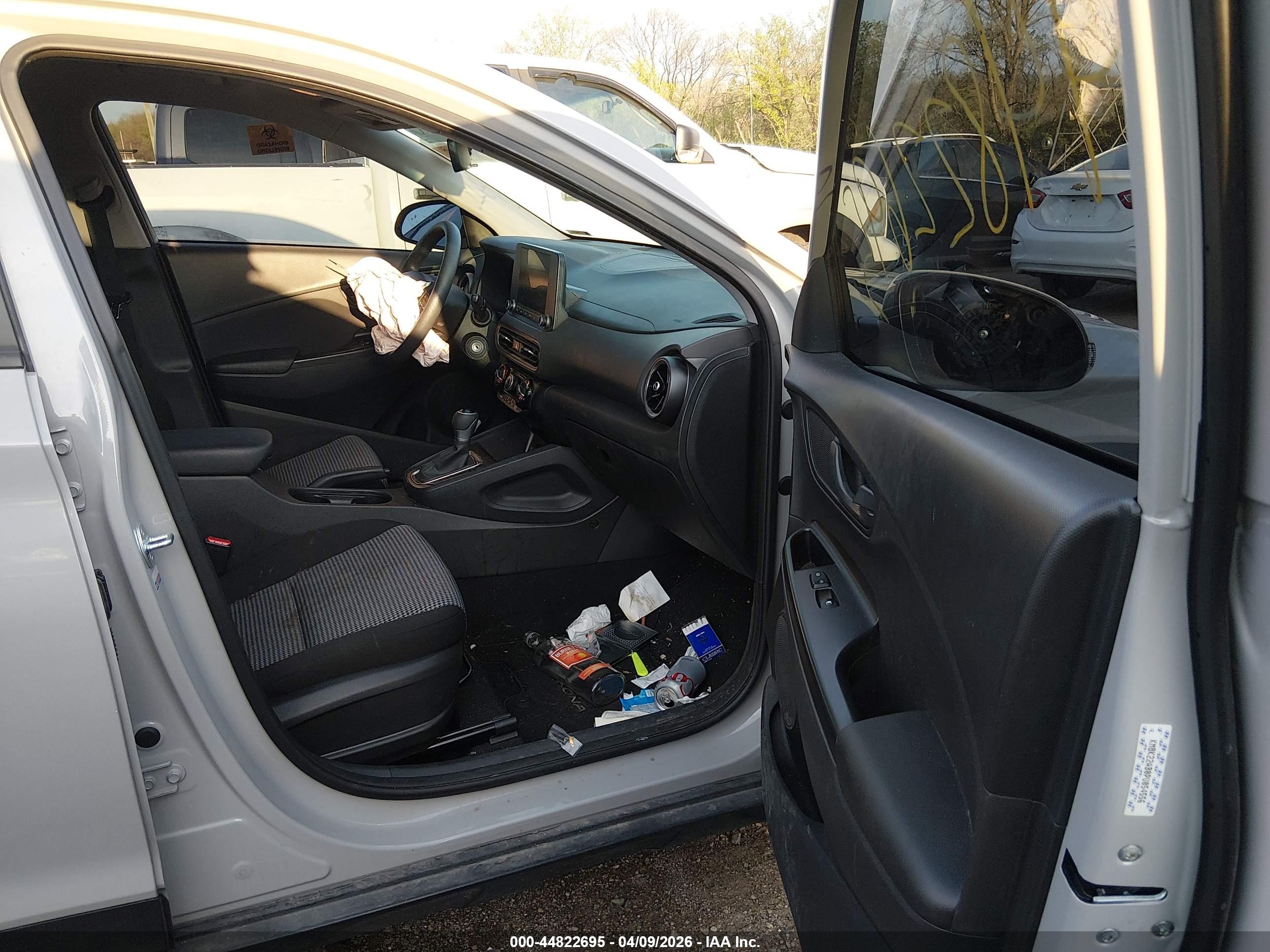 HYUNDAI KONA image 5