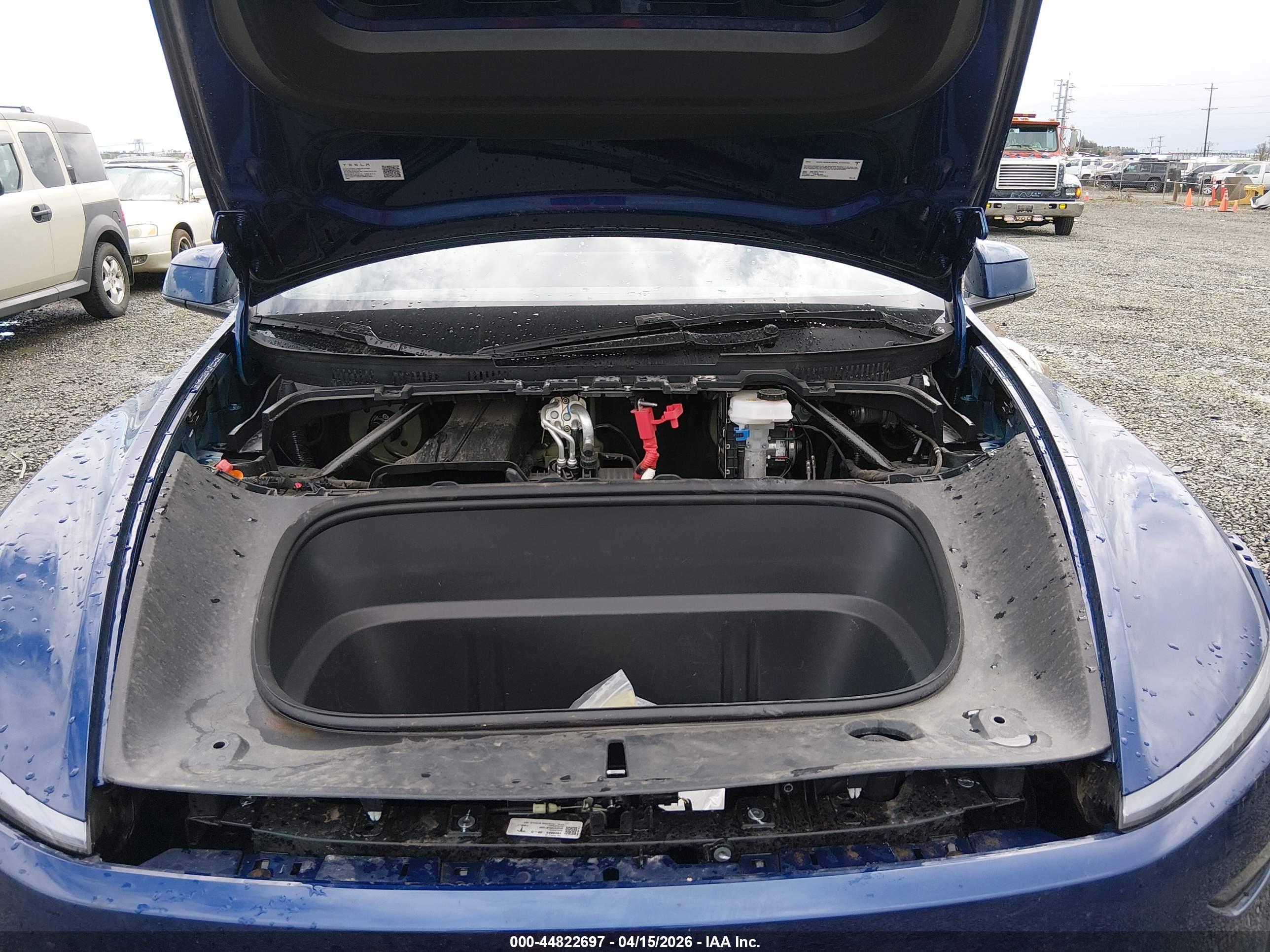 TESLA MODEL image 10