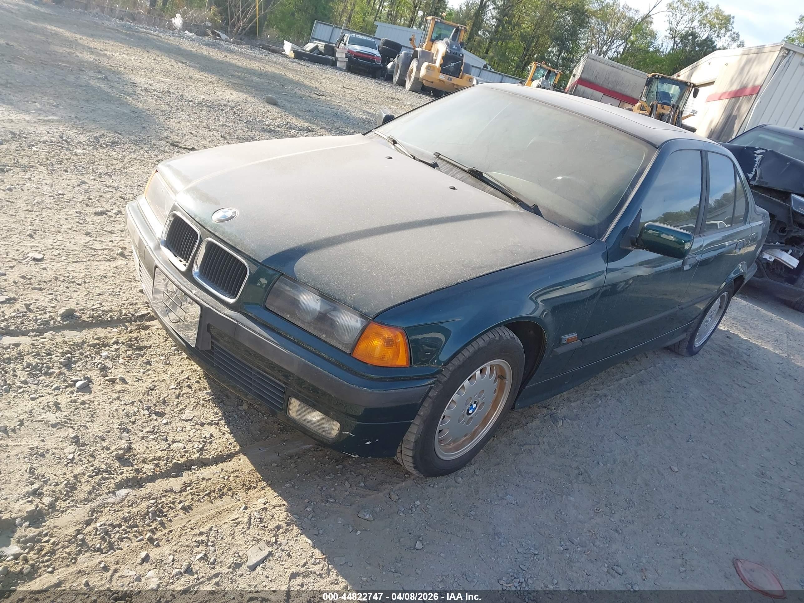 BMW 325 image 2