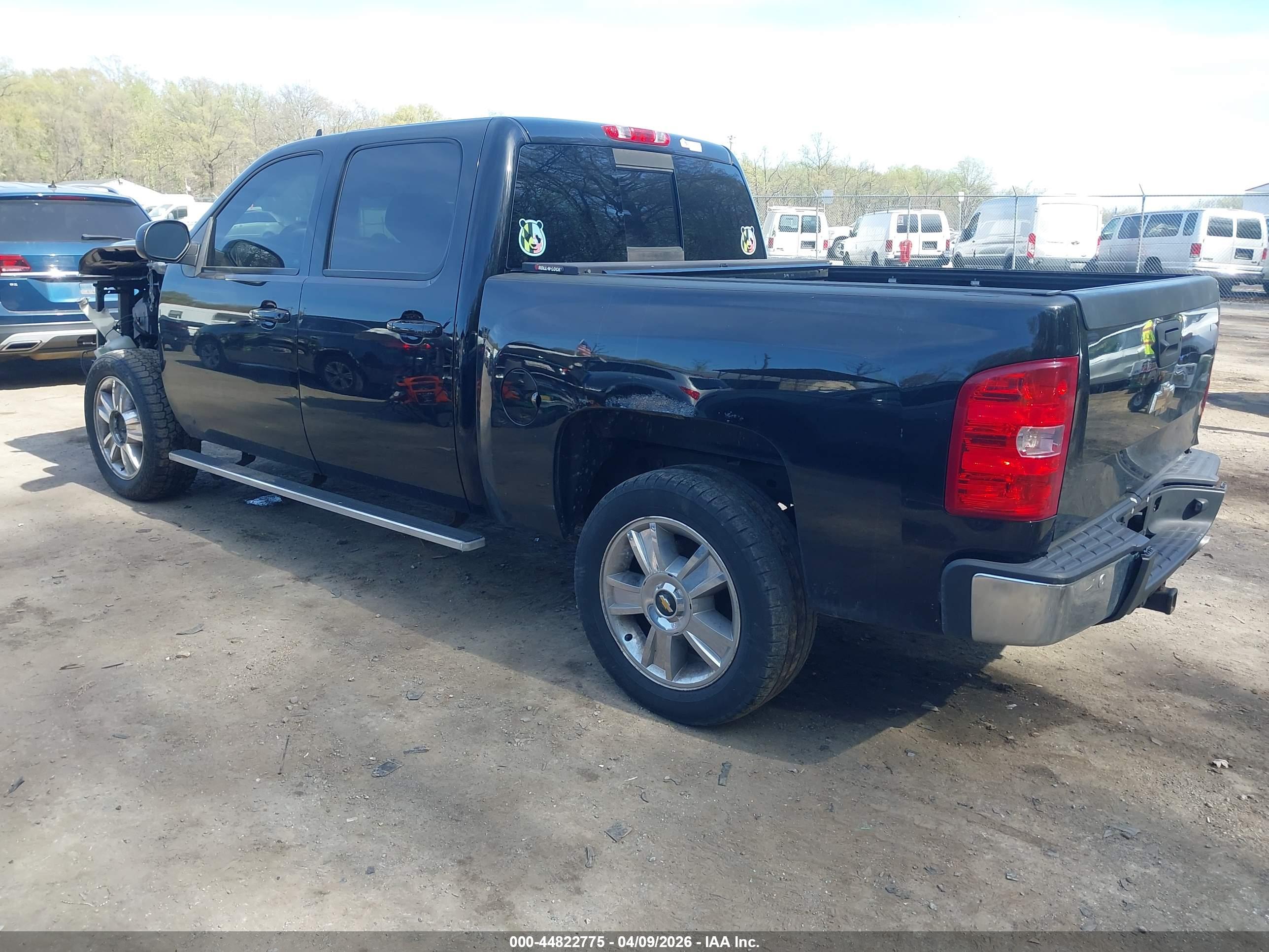 CHEVROLET SILVERADO image 3