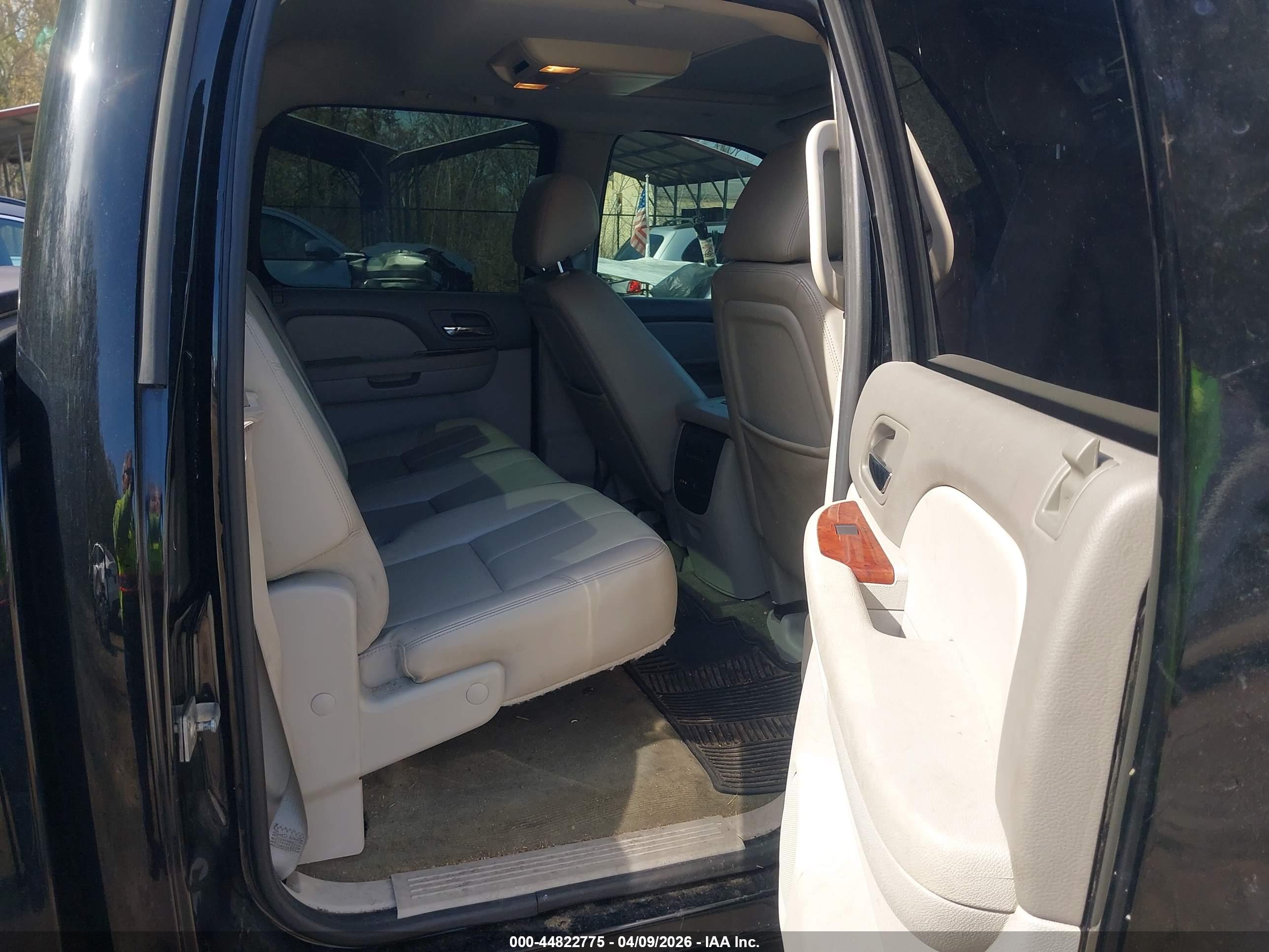 CHEVROLET SILVERADO image 8