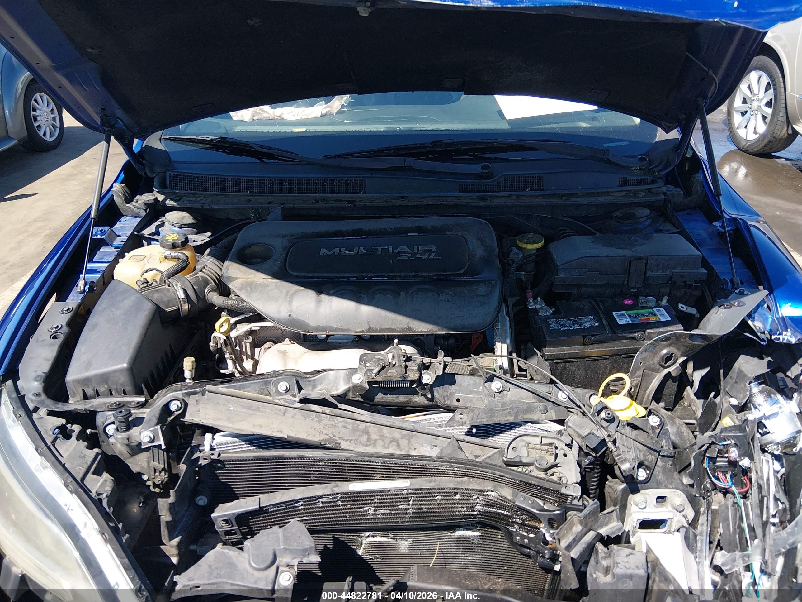 CHRYSLER 200 image 10