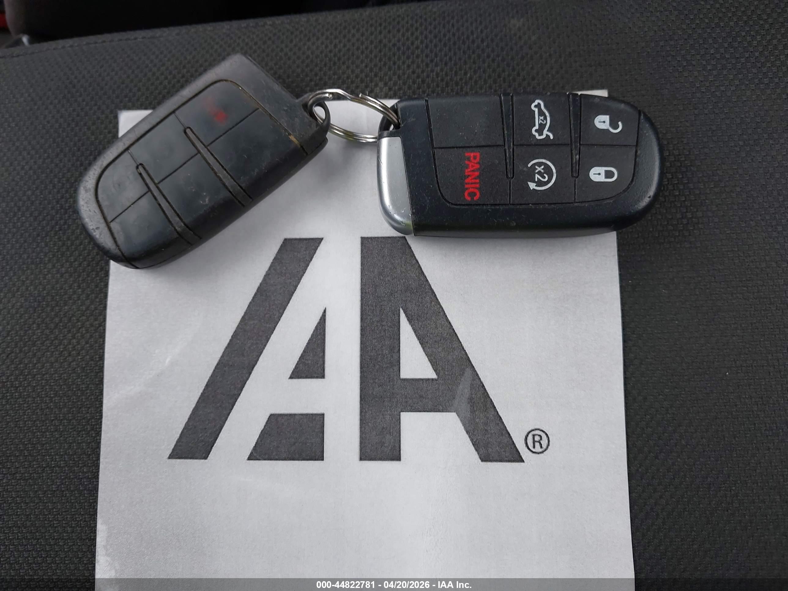 CHRYSLER 200 image 11