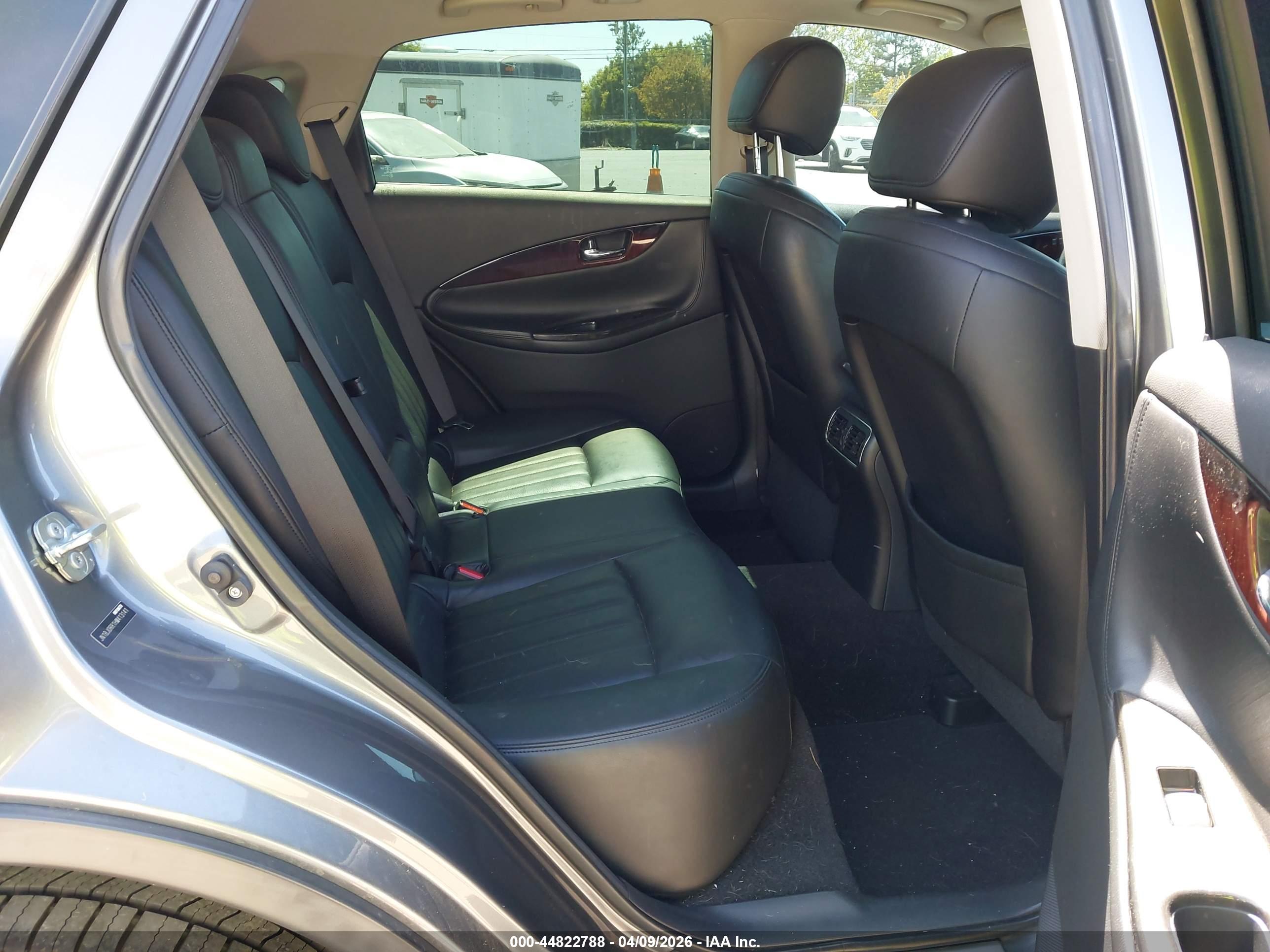 INFINITI QX50 image 8
