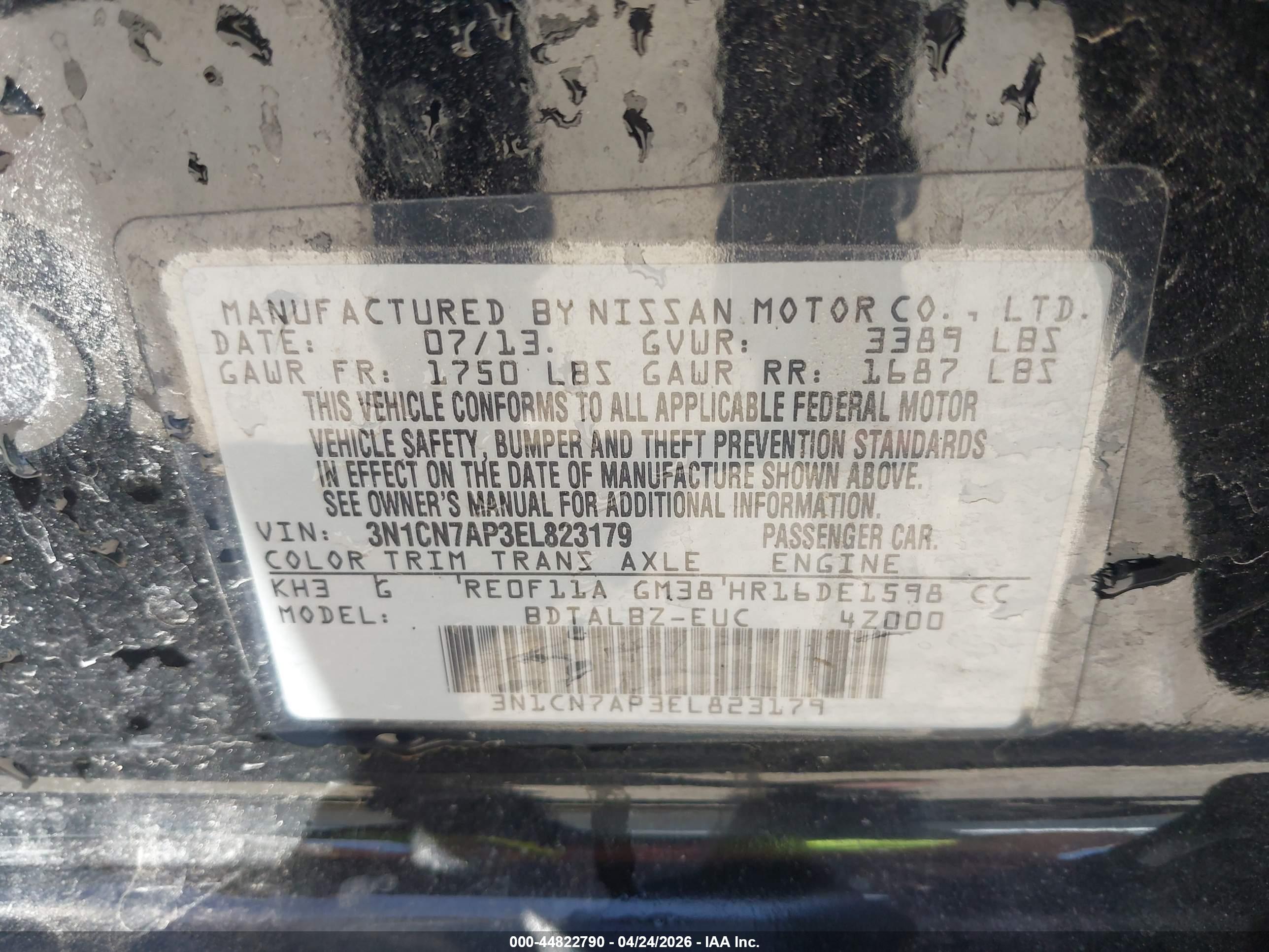 NISSAN VERSA image 9