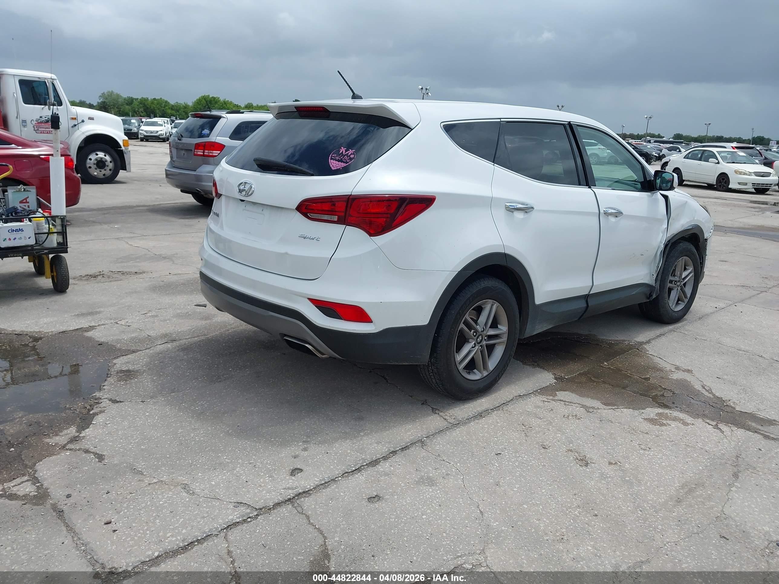 HYUNDAI SANTA image 4
