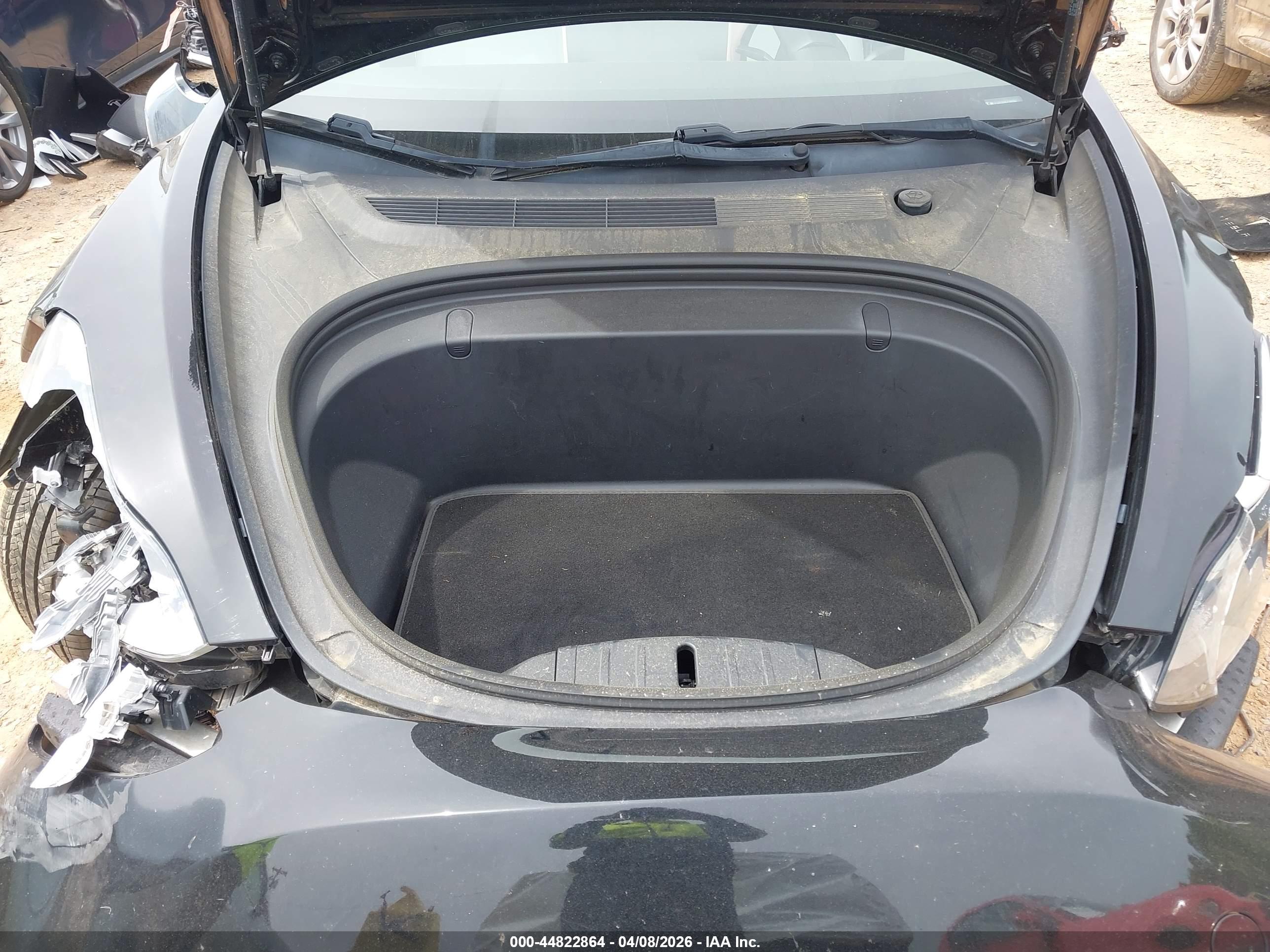 TESLA MODEL image 10