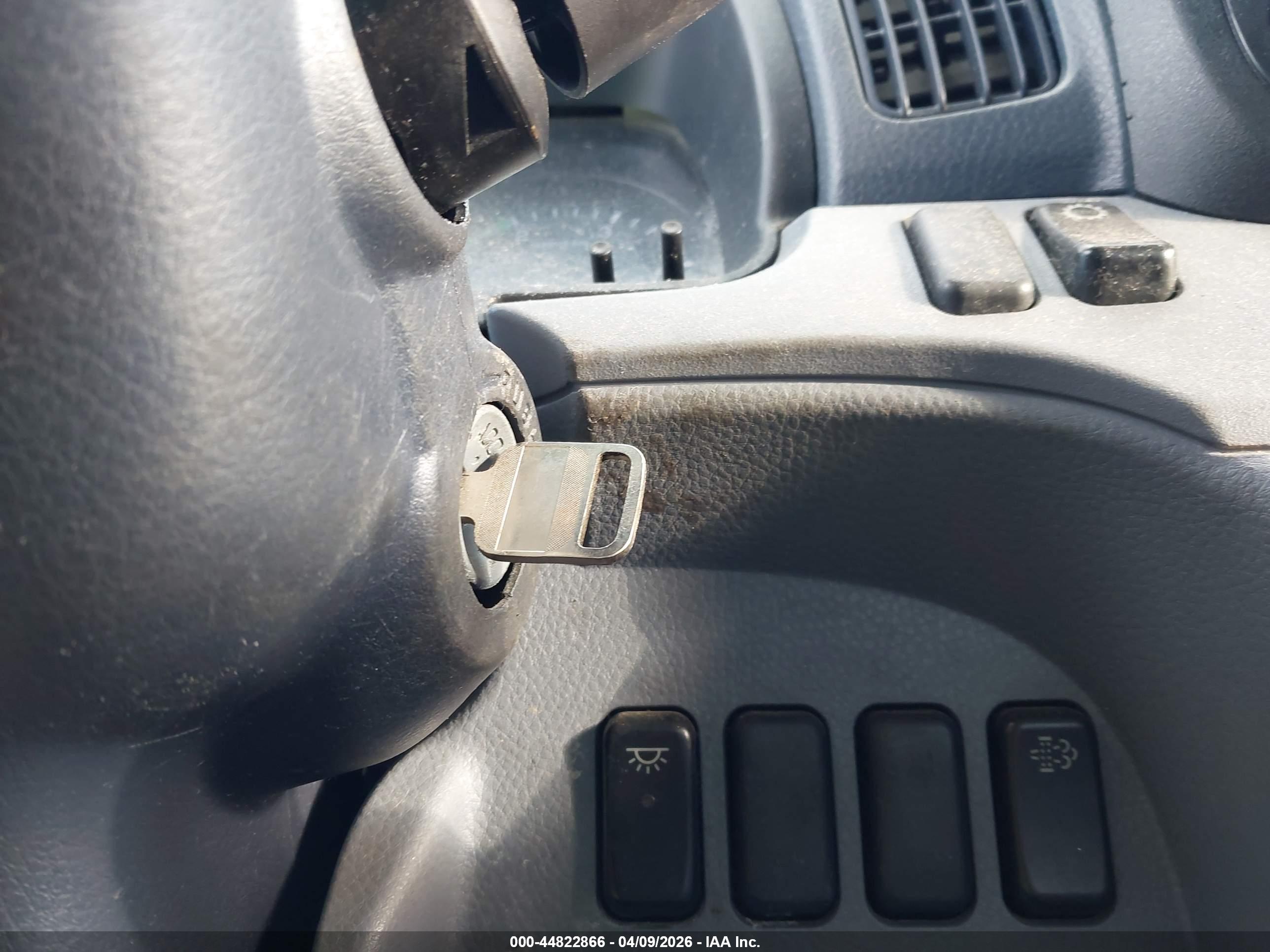 MITSUBISHI FUSO image 11