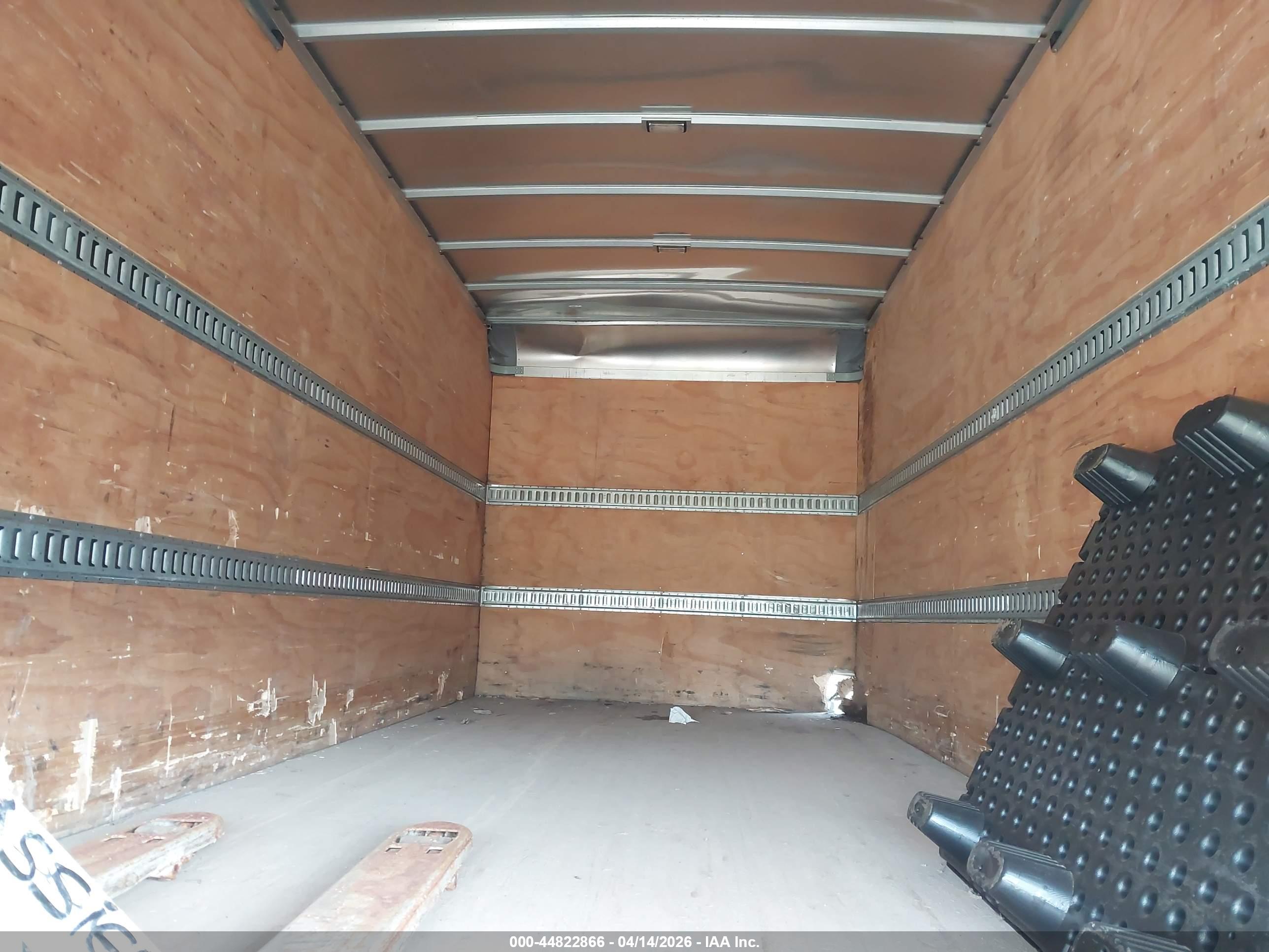 MITSUBISHI FUSO image 8
