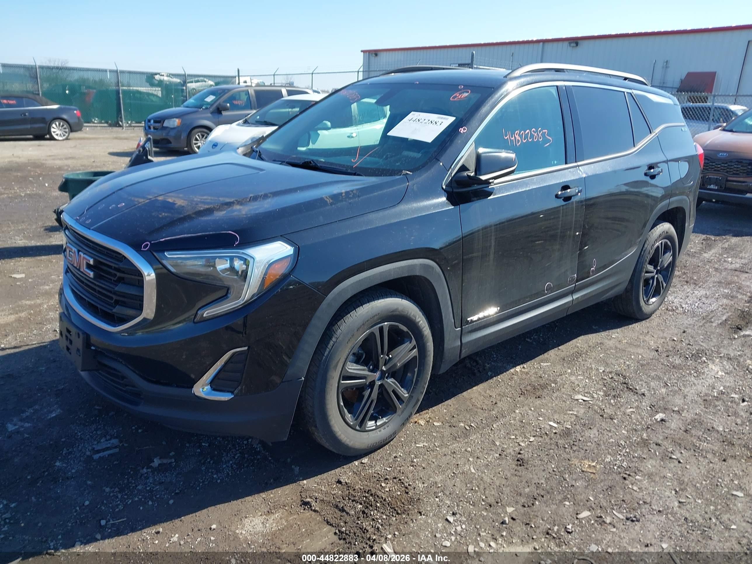 GMC TERRAIN image 2
