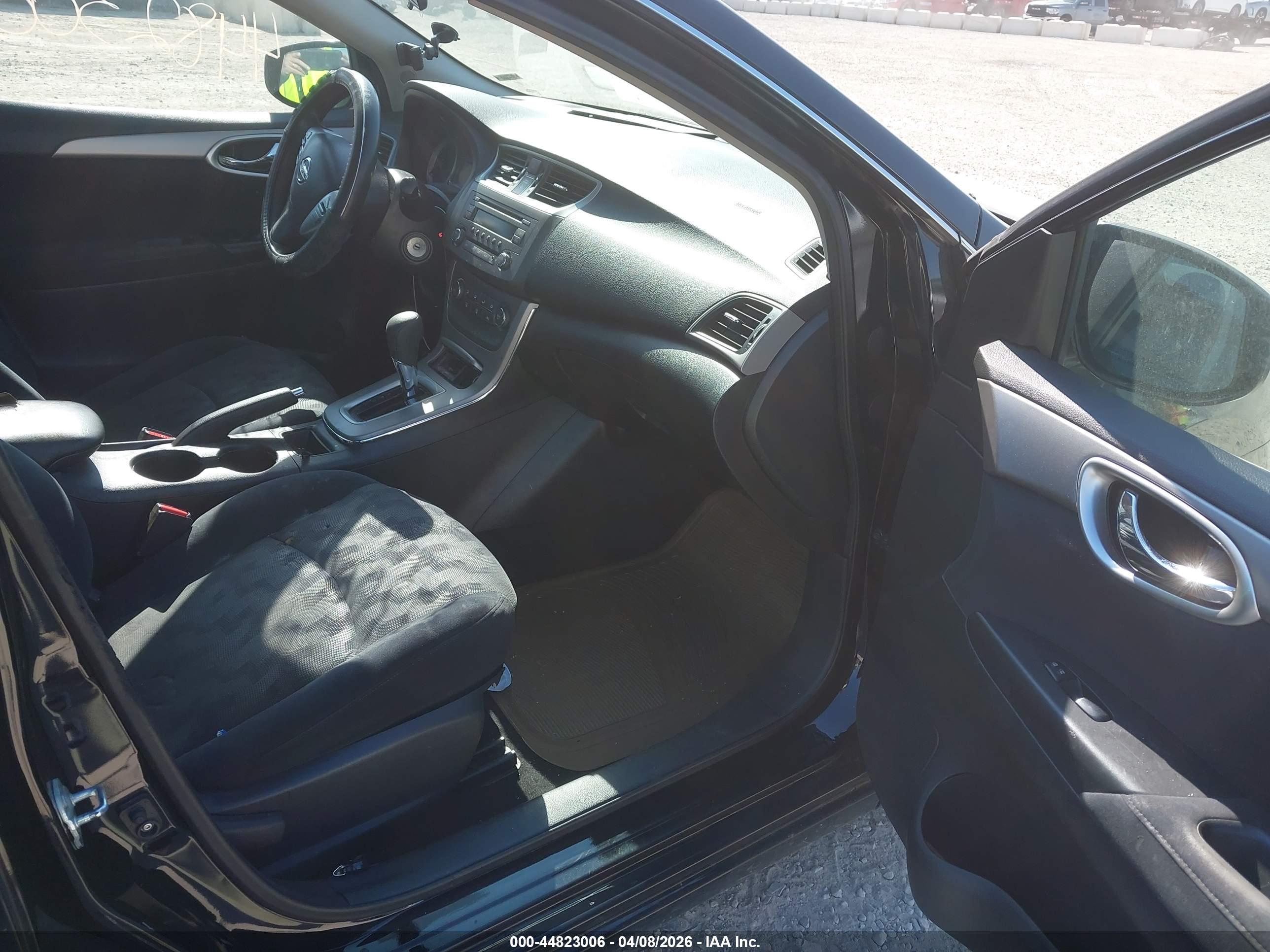 NISSAN SENTRA image 5