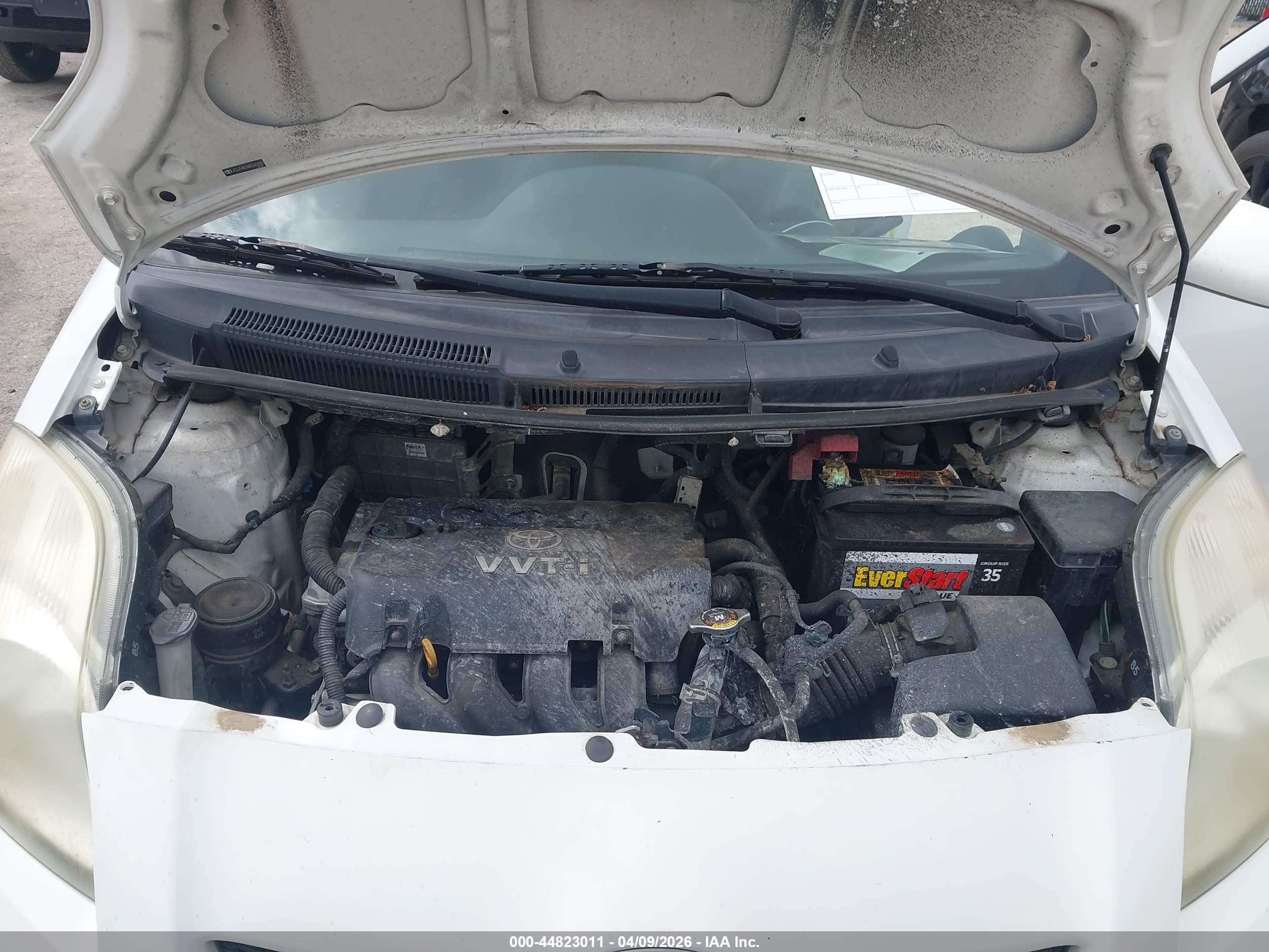 TOYOTA YARIS image 10