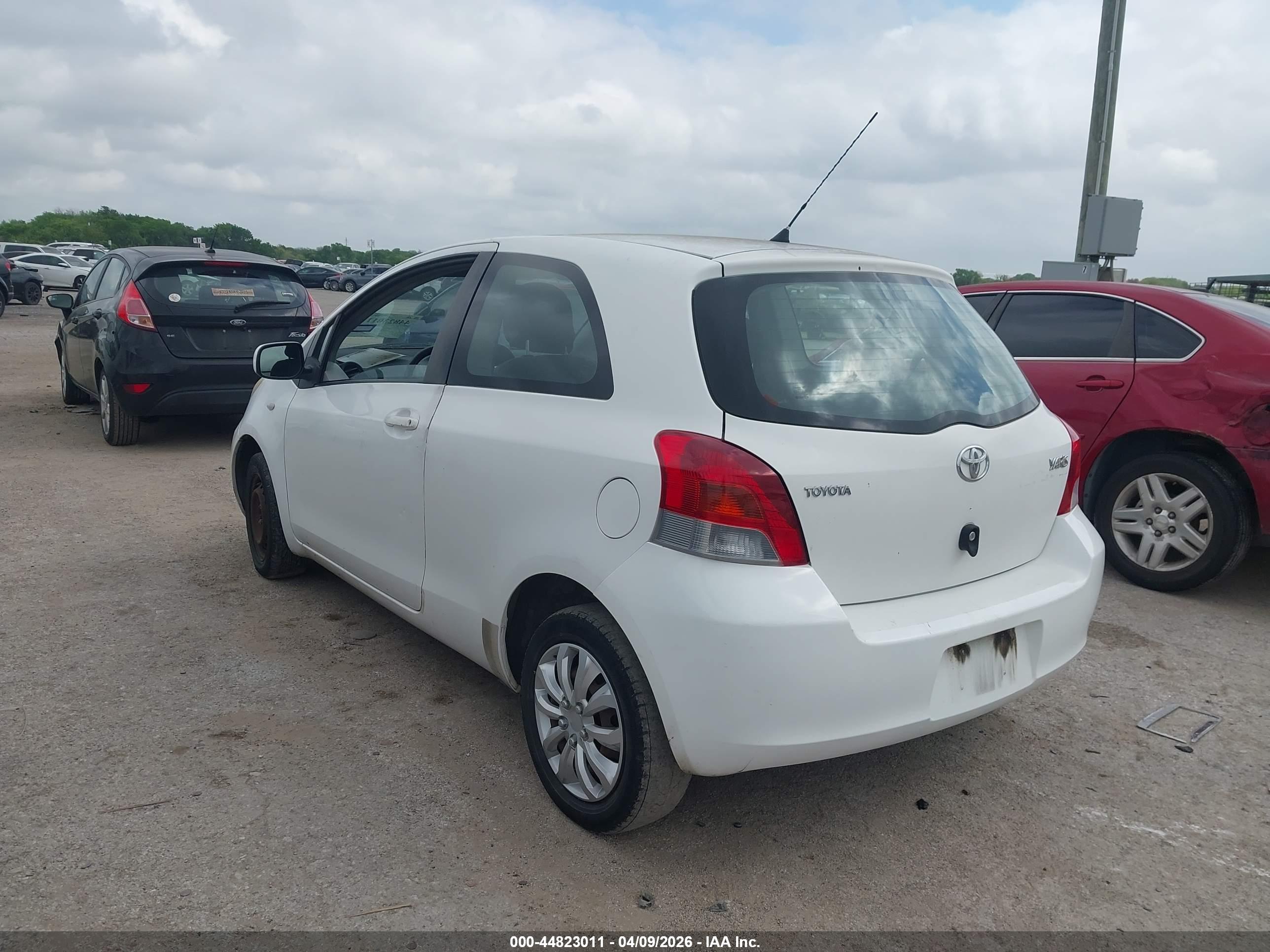 TOYOTA YARIS image 3