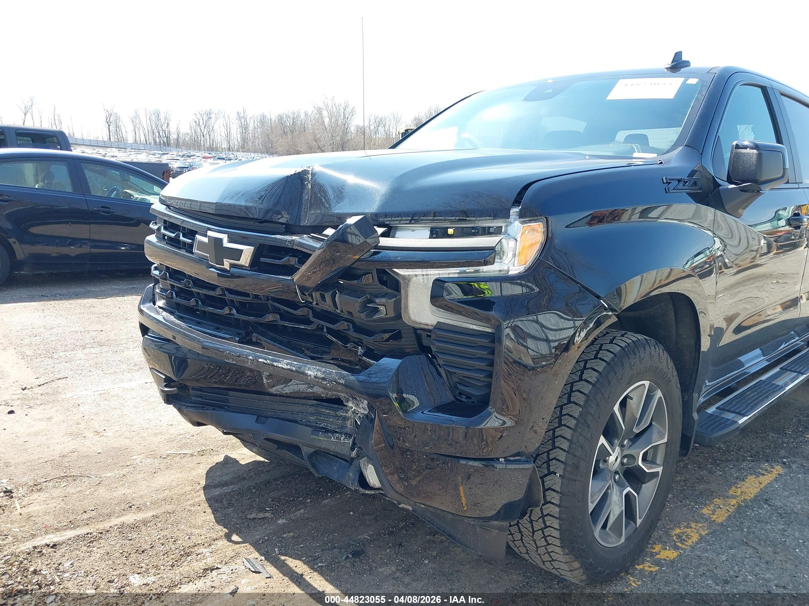 CHEVROLET SILVERADO image 6