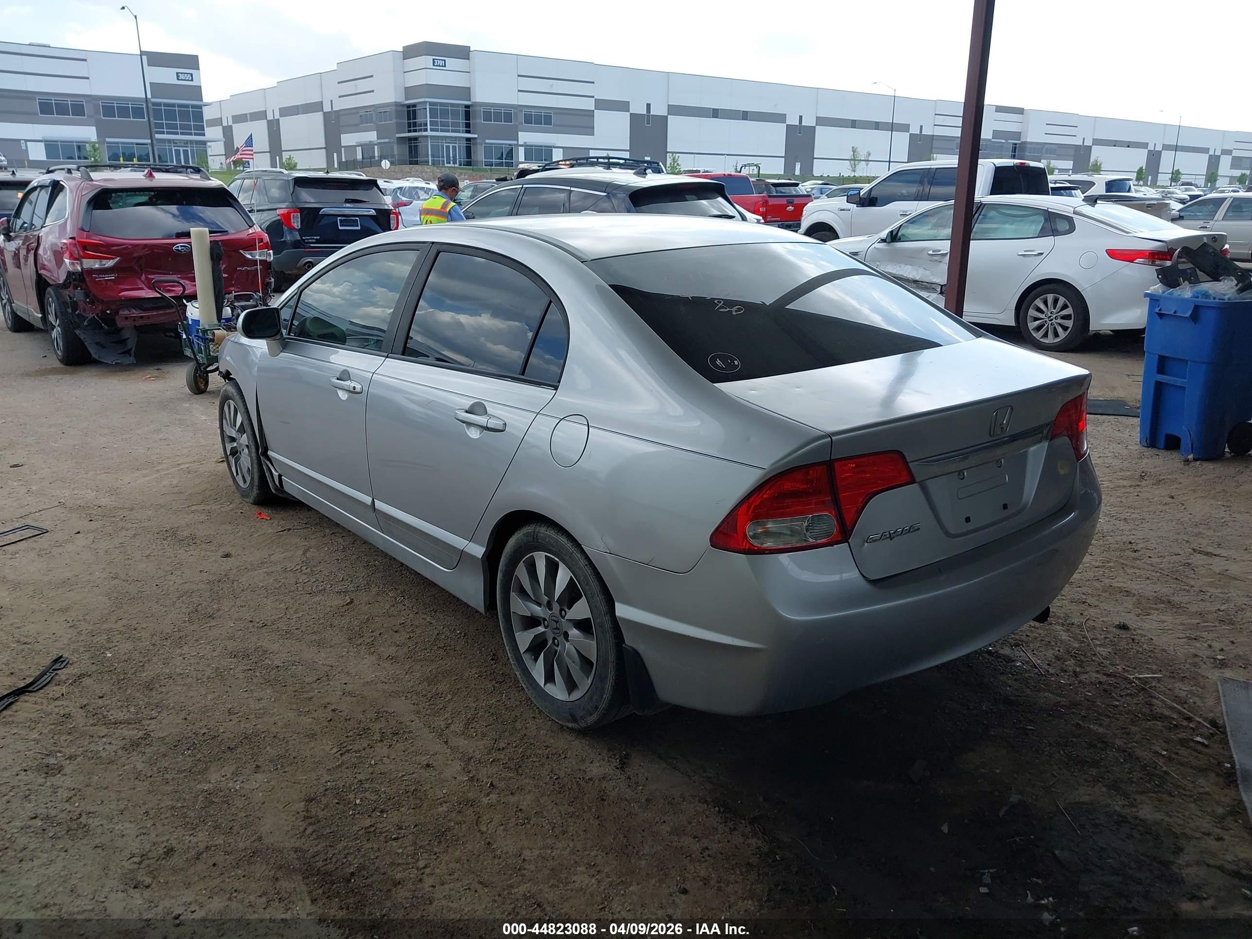 HONDA CIVIC image 3
