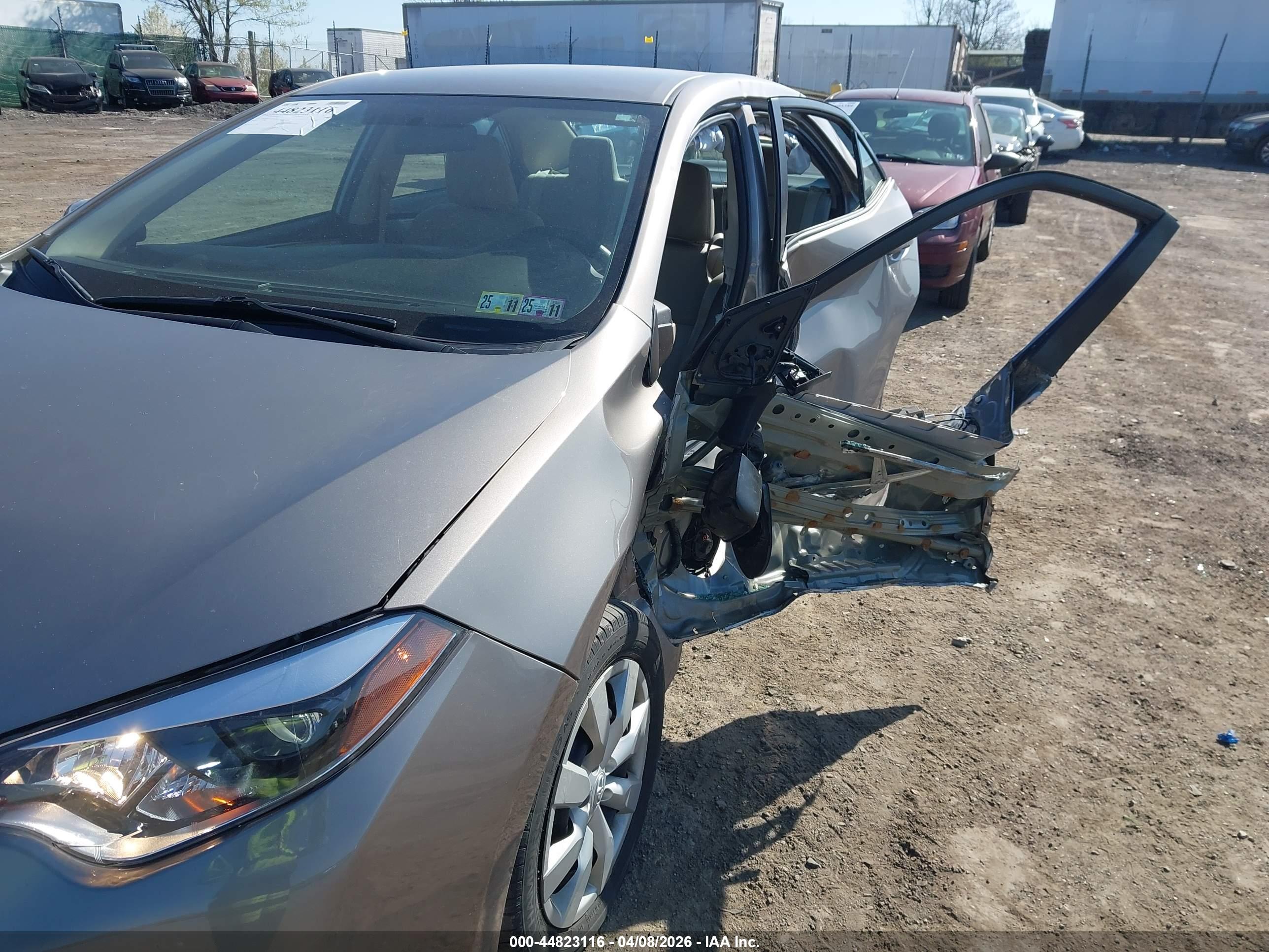TOYOTA COROLLA image 6